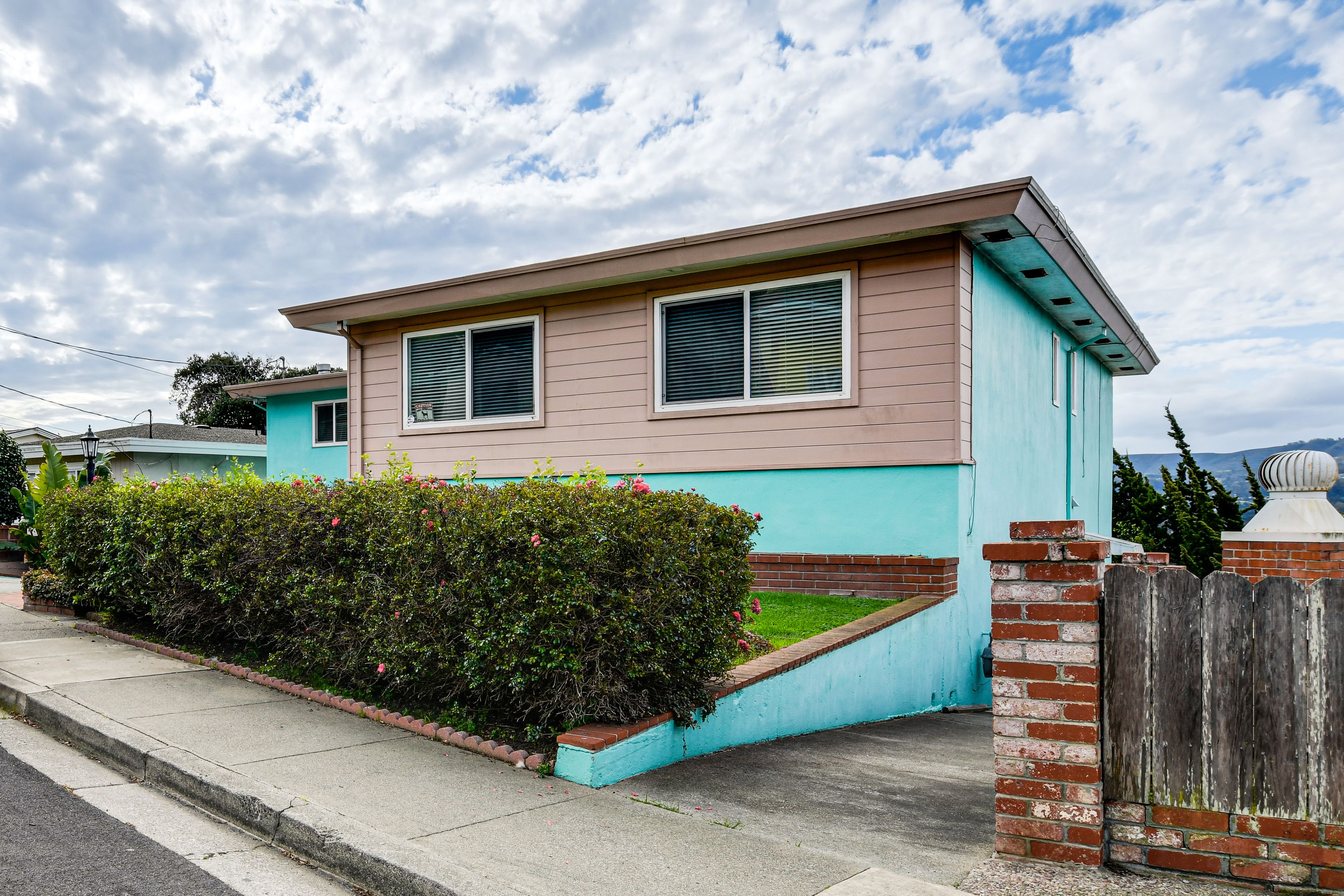 Studio Exterior | Street Parking
