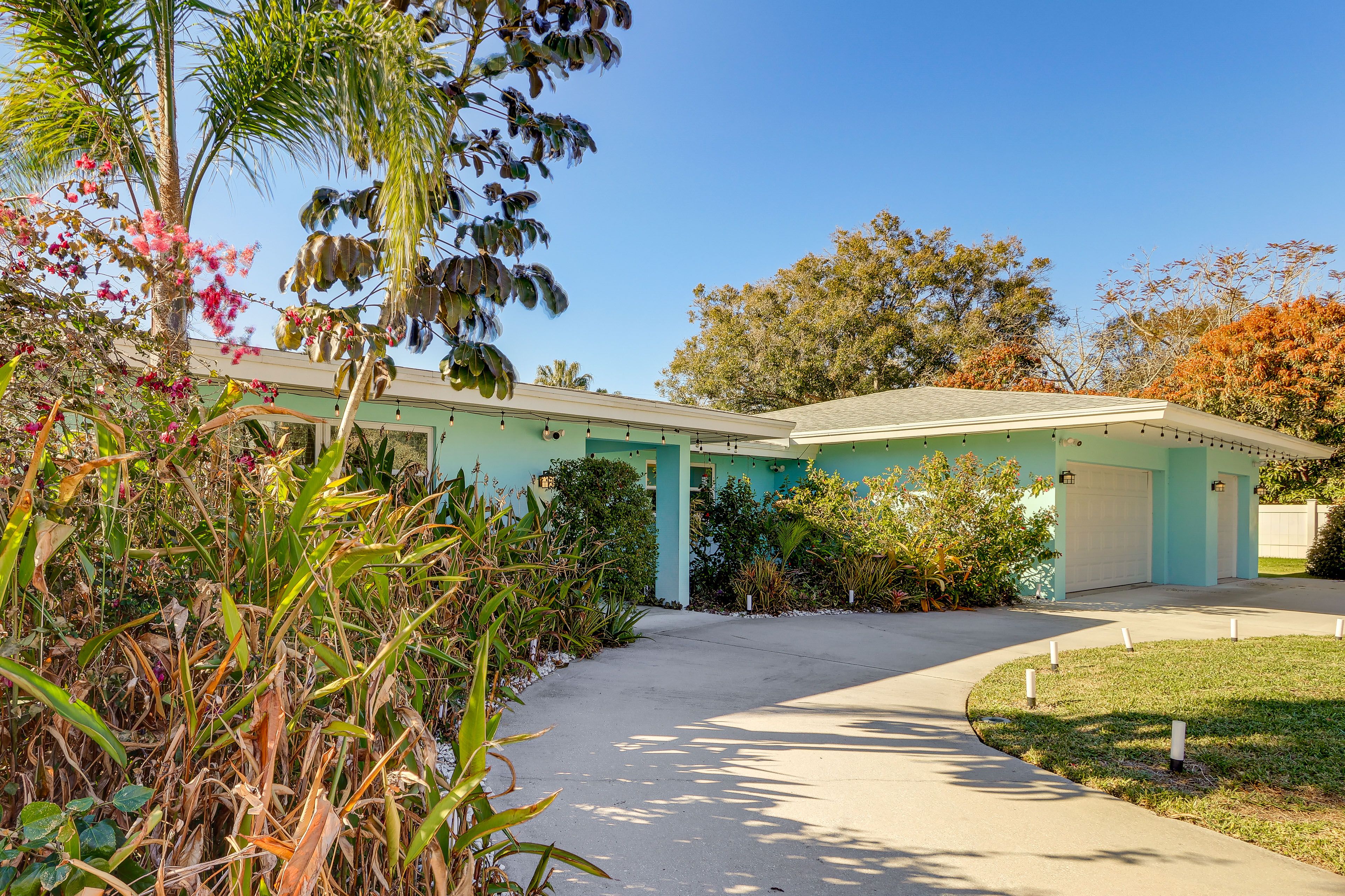 Property Exterior | Private Pool