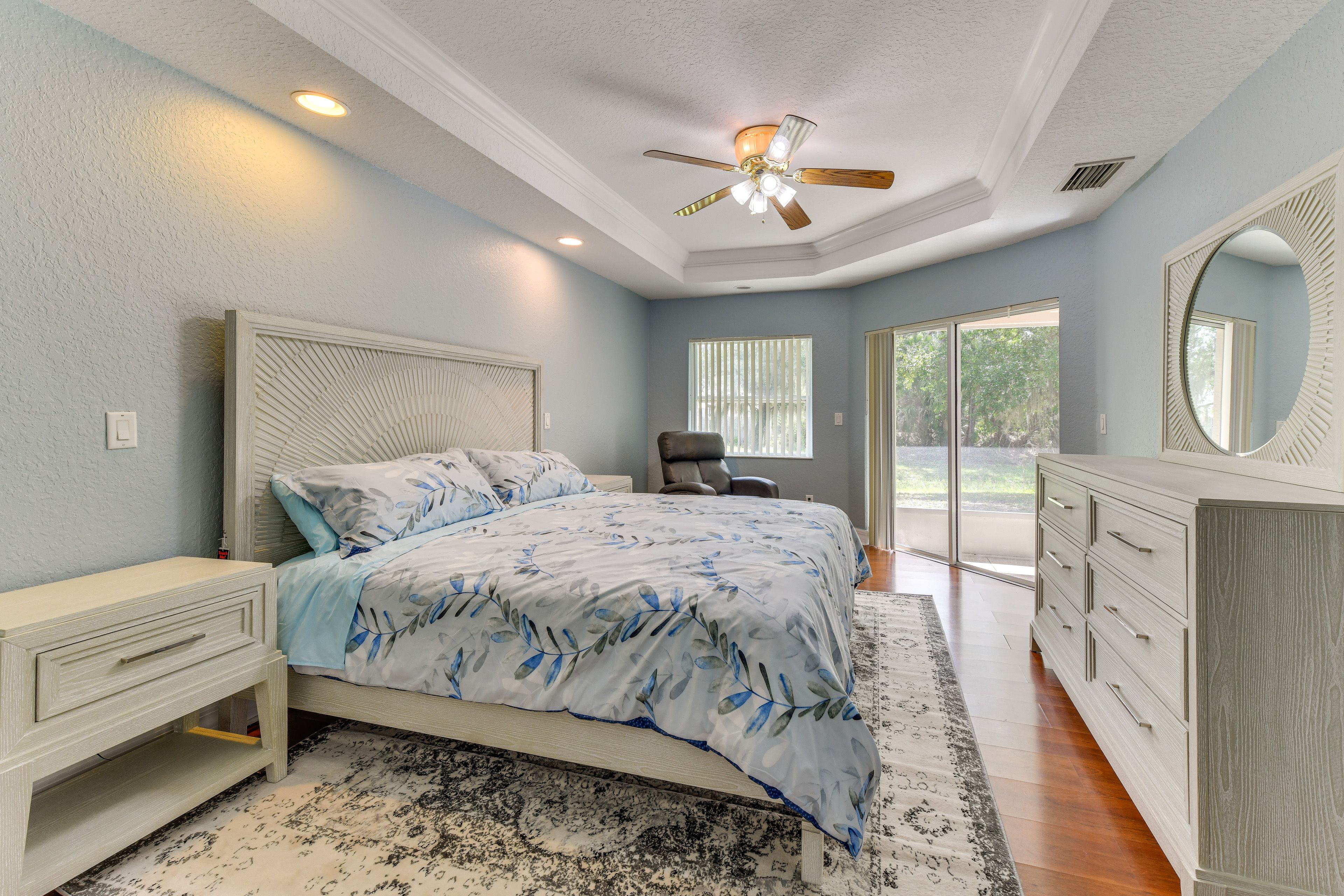 Bedroom 1 | King Bed