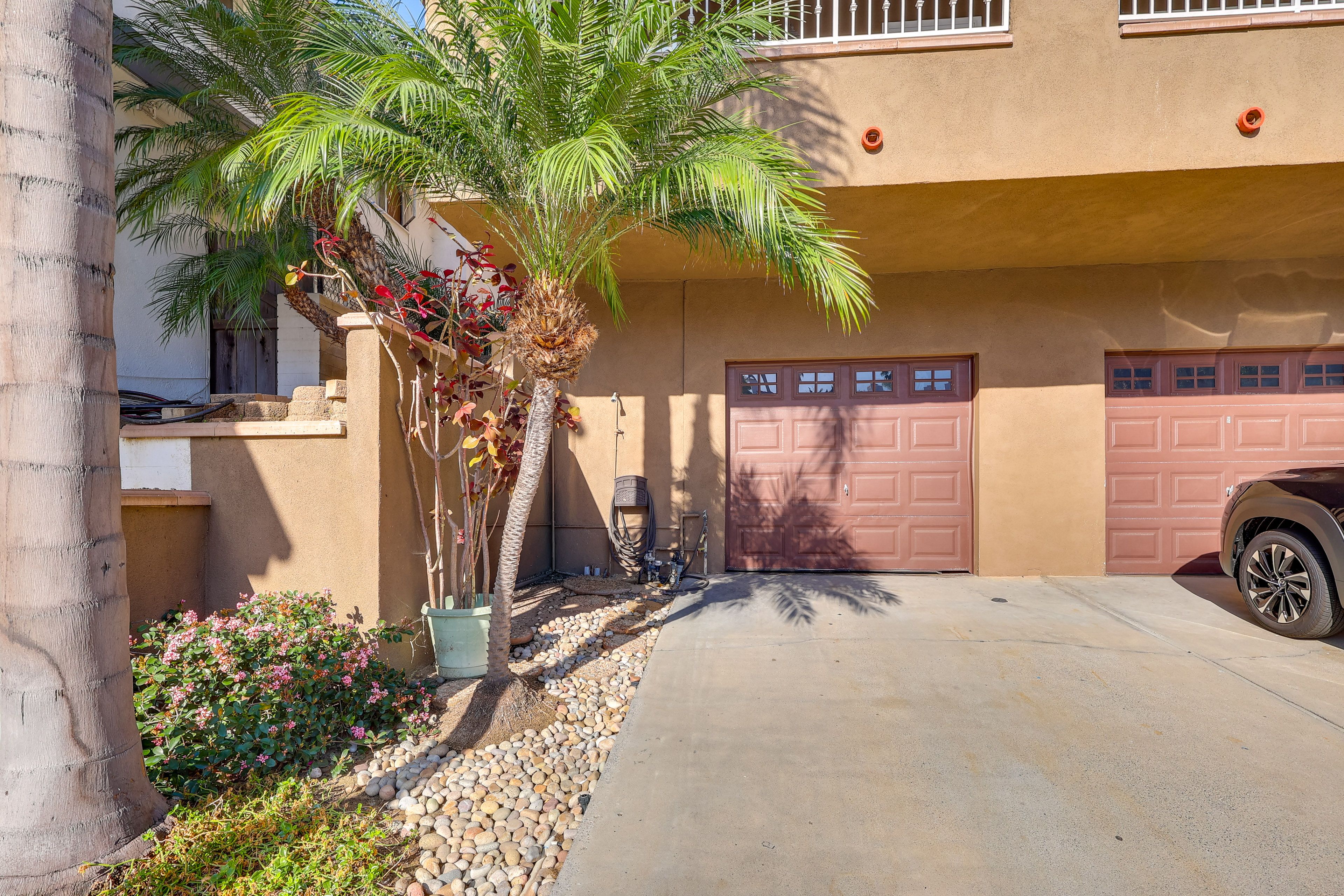 Parking | Garage (1 Vehicle) | Driveway (1 Vehicle)