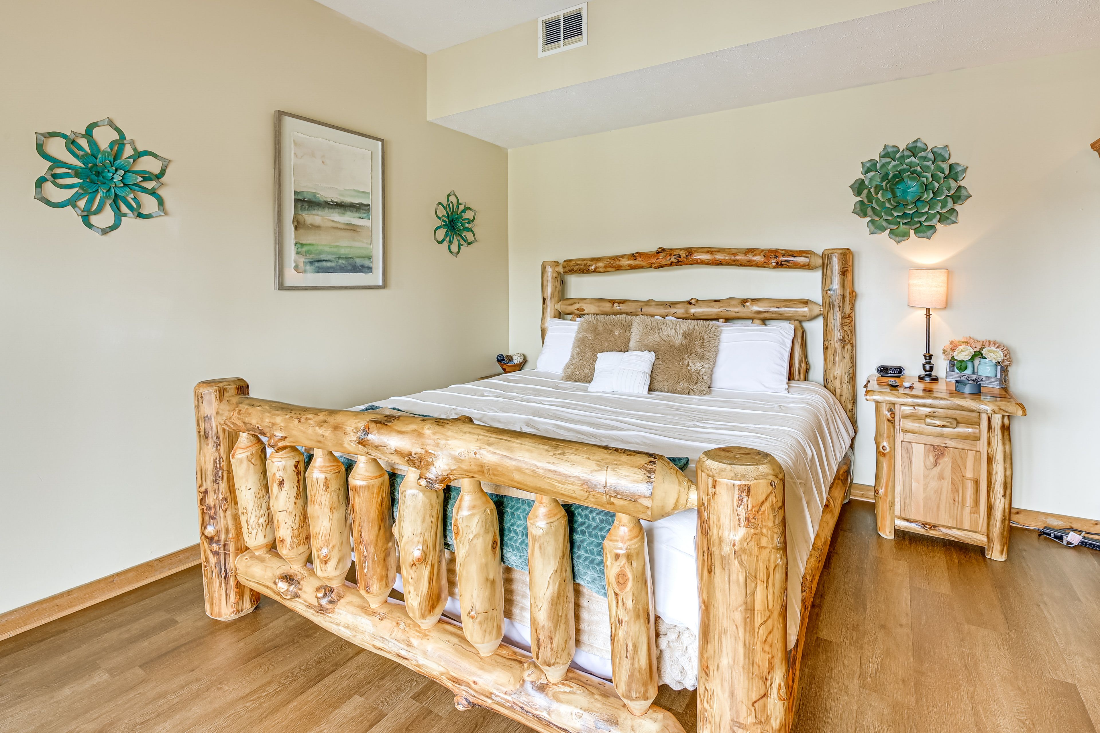 Bedroom 1 | King Bed | Lower Floor
