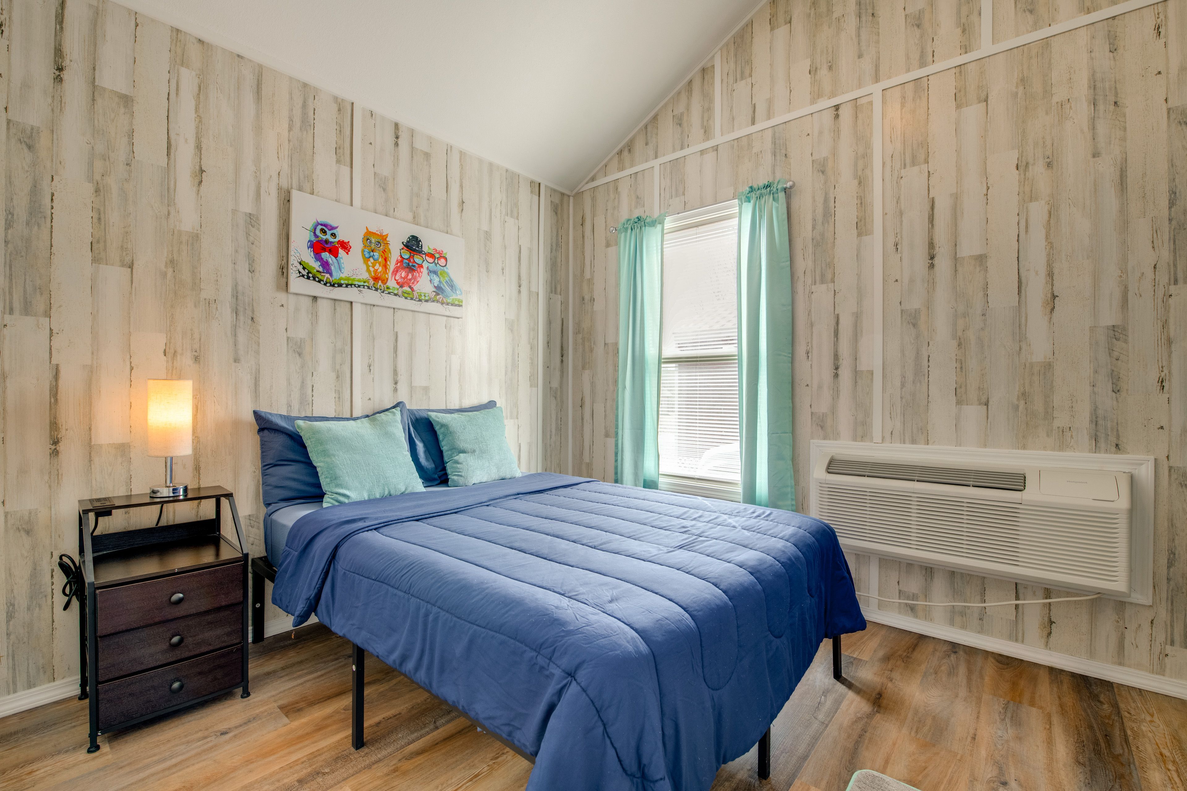 Bedroom 1 | Full Bed | TV