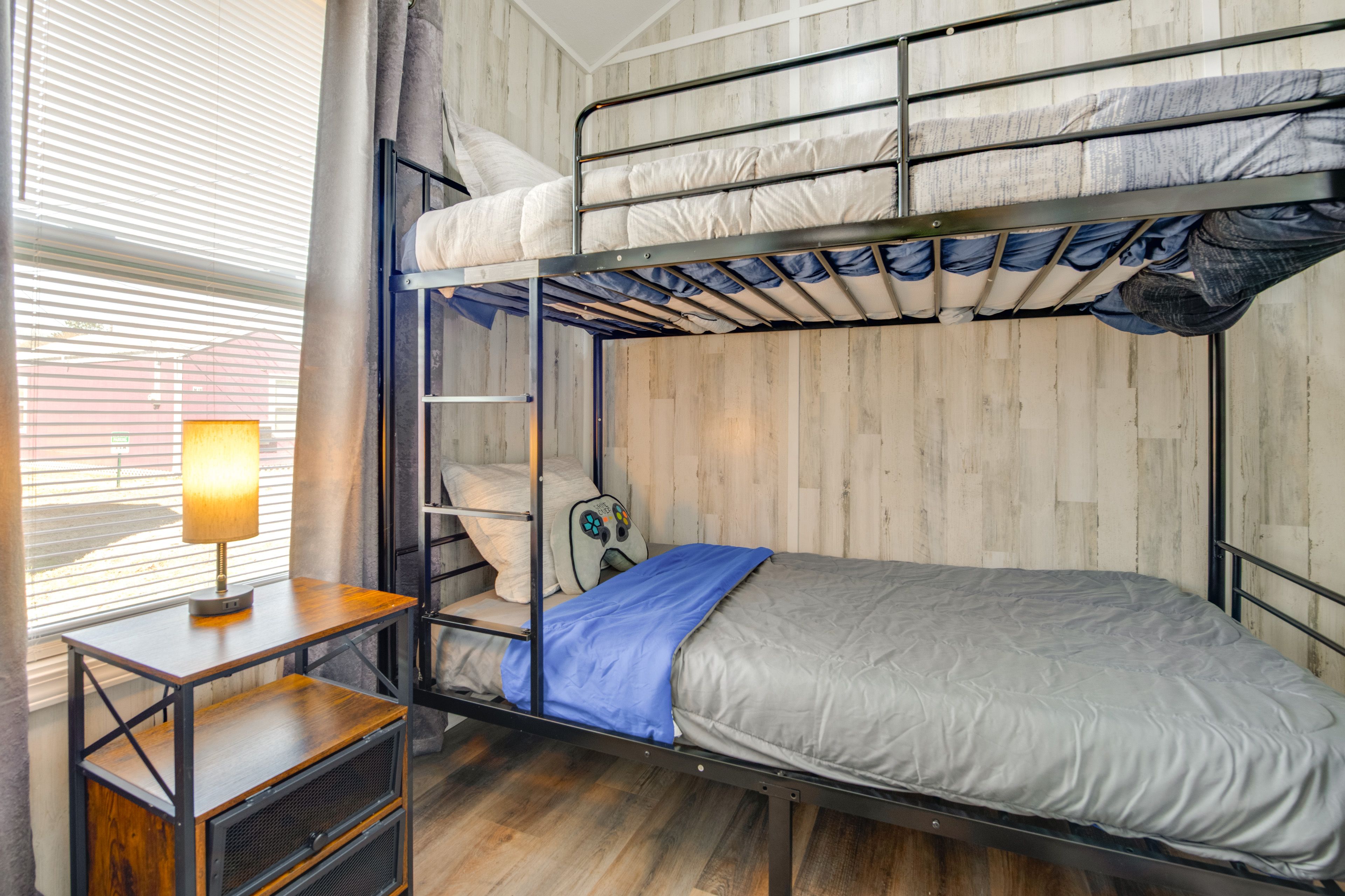 Bedroom 2 | Twin Bunk Bed