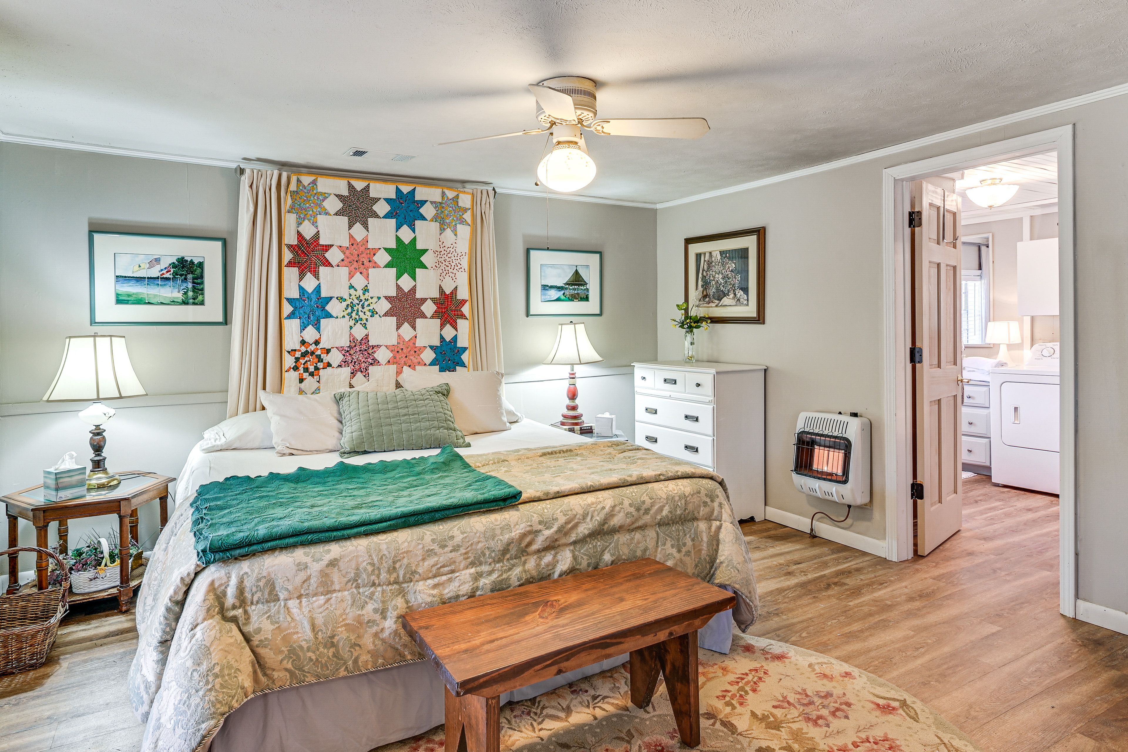 Bedroom 1 | King Bed