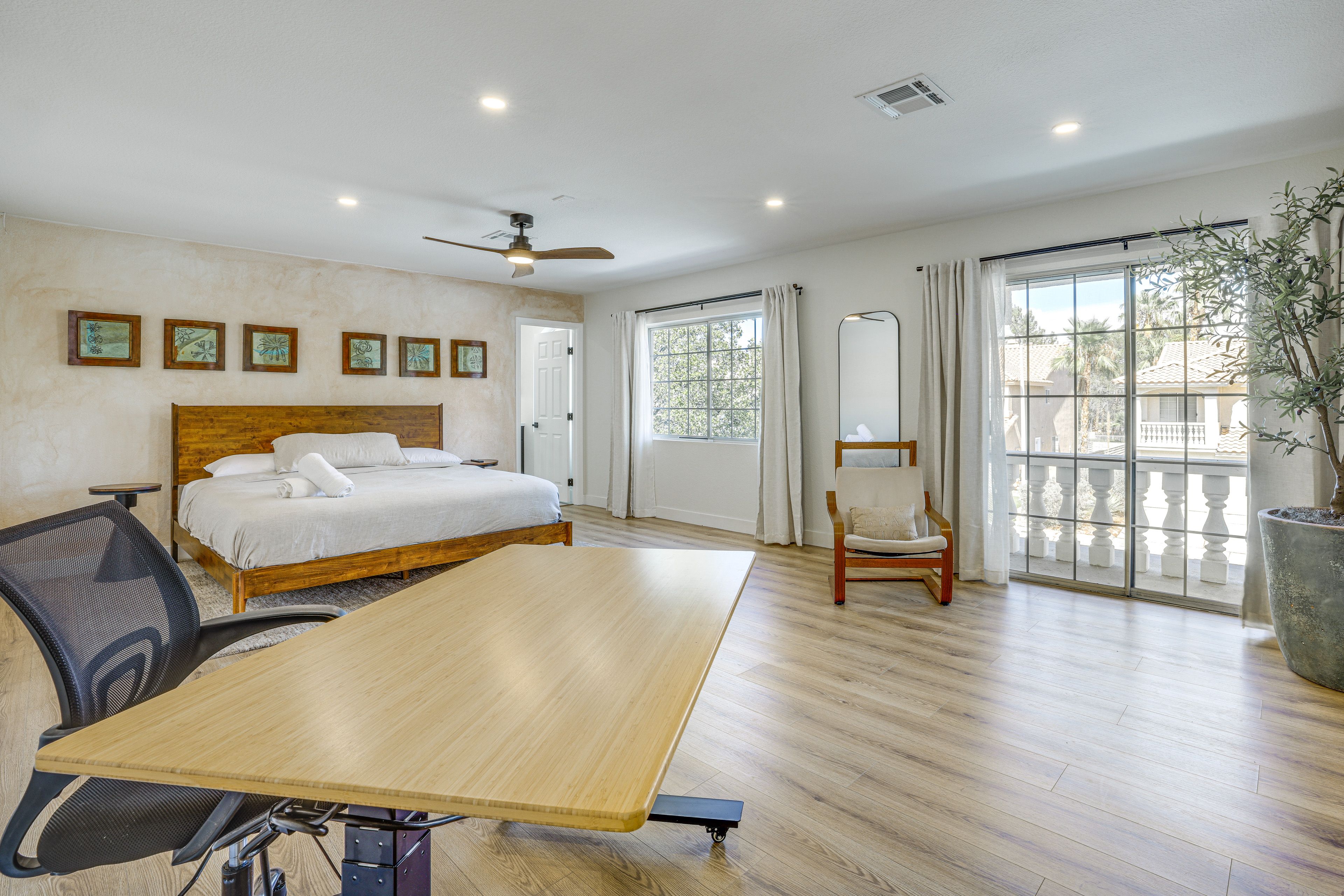 Bedroom 2 | King Bed | 2nd Floor
