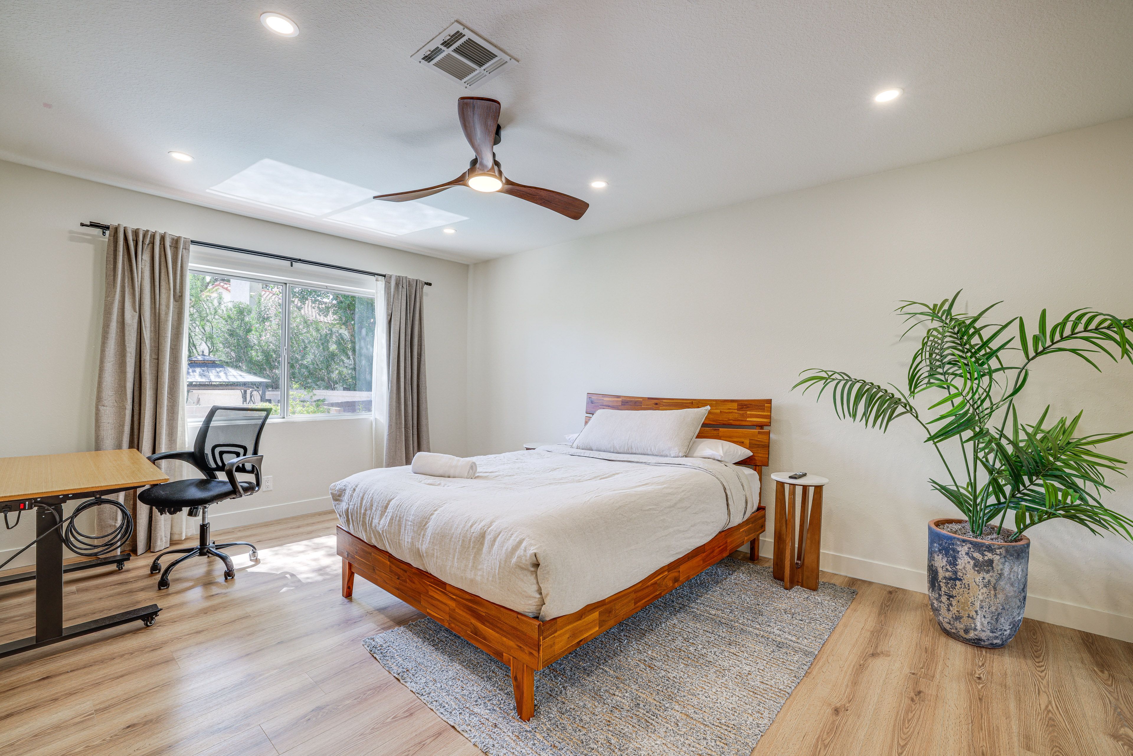 Bedroom 3 | Queen Bed | 2nd Floor