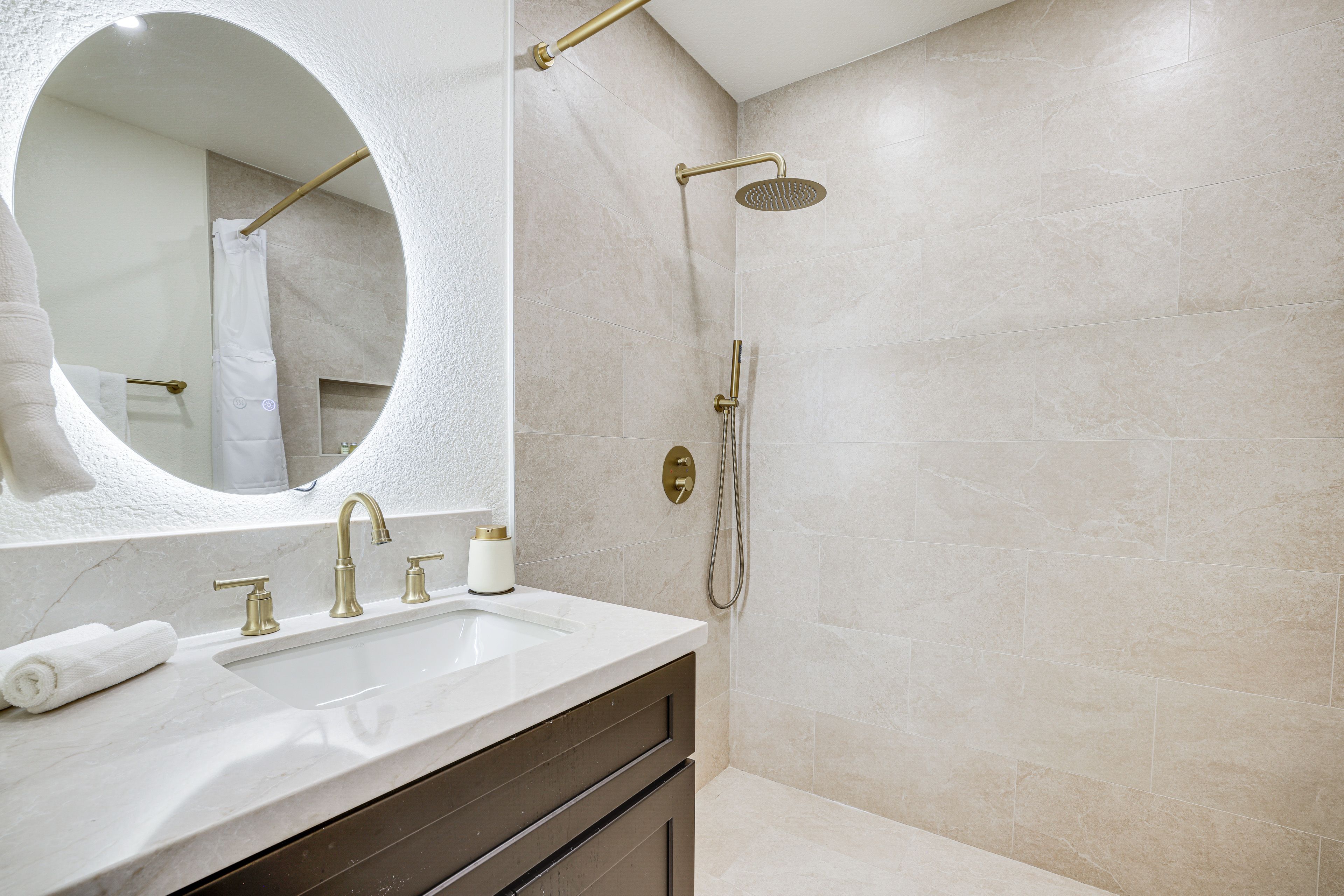 En-Suite Bathroom | 2nd Floor