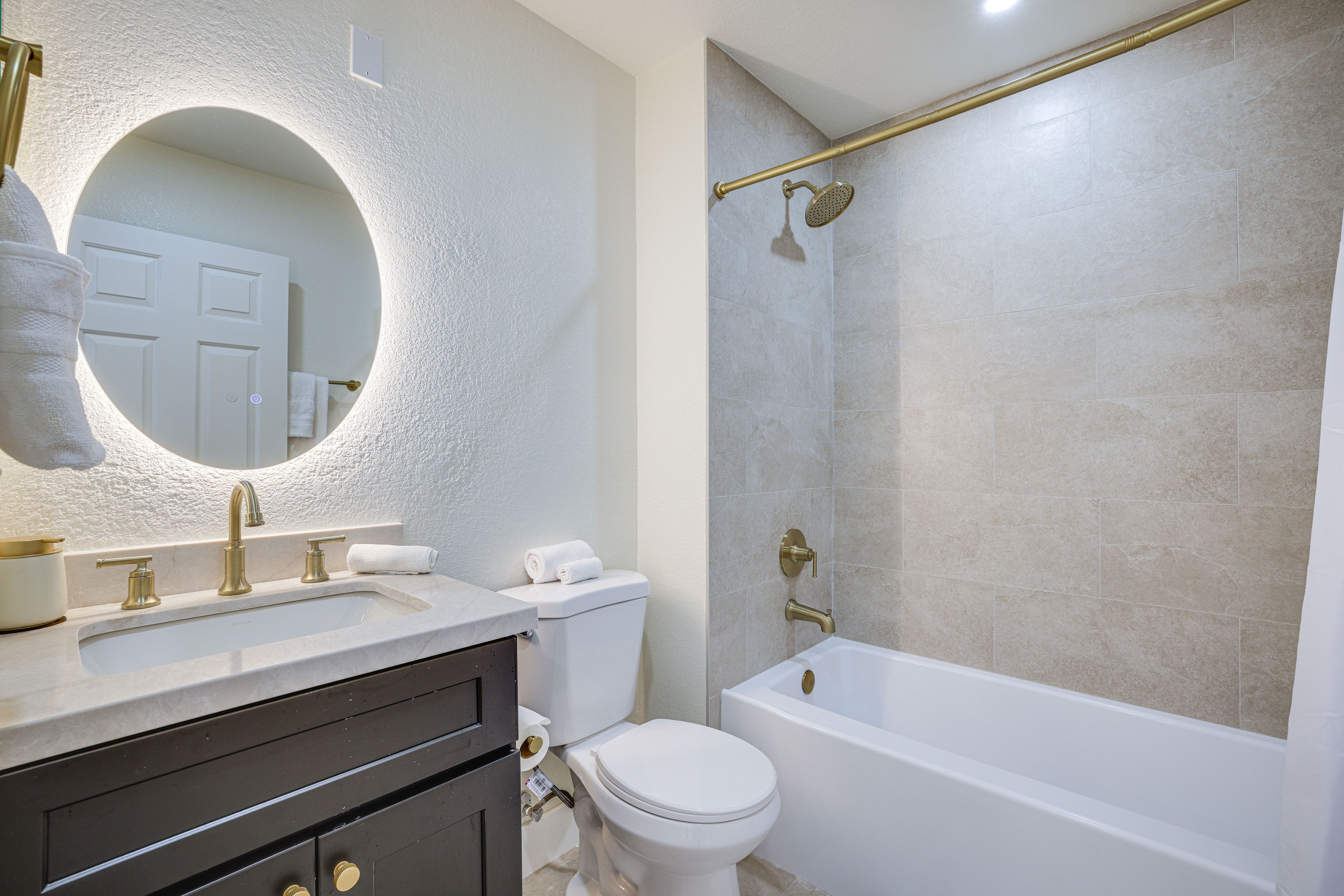En-Suite Bathroom | 2nd Floor