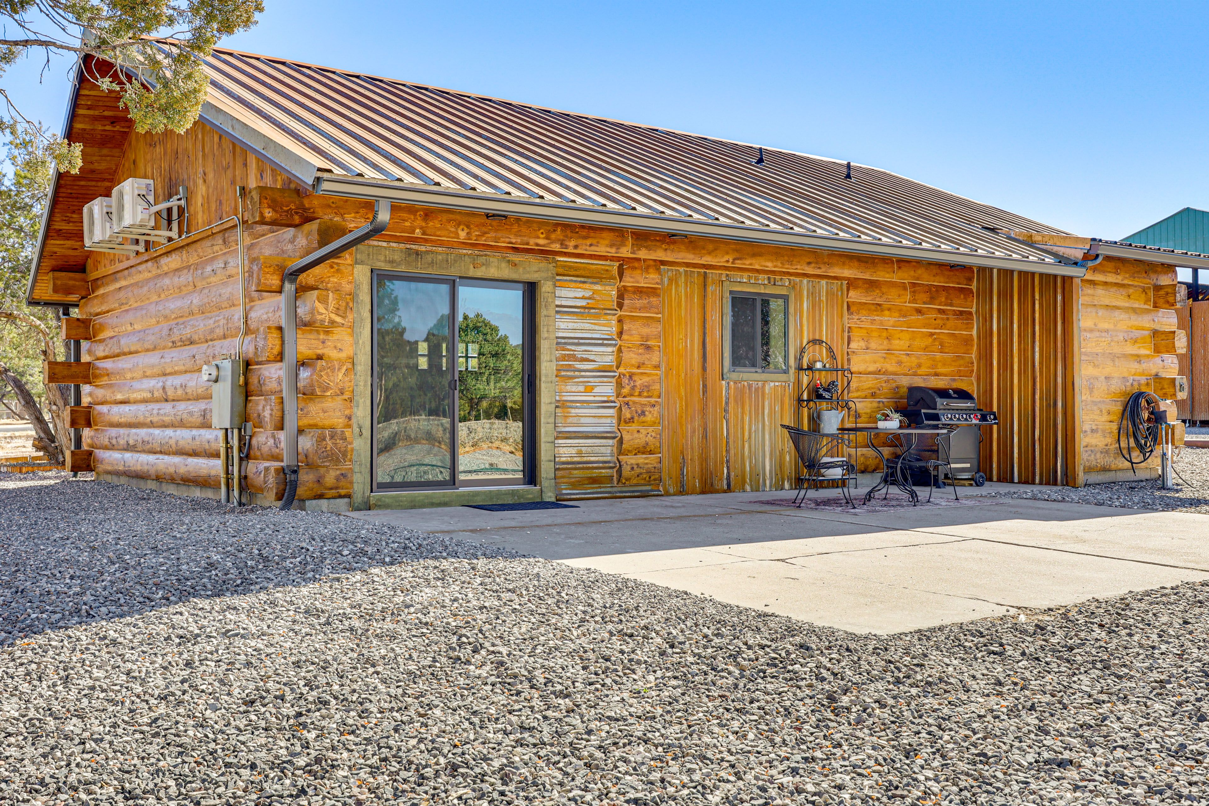 Private Patio | Gas Grill