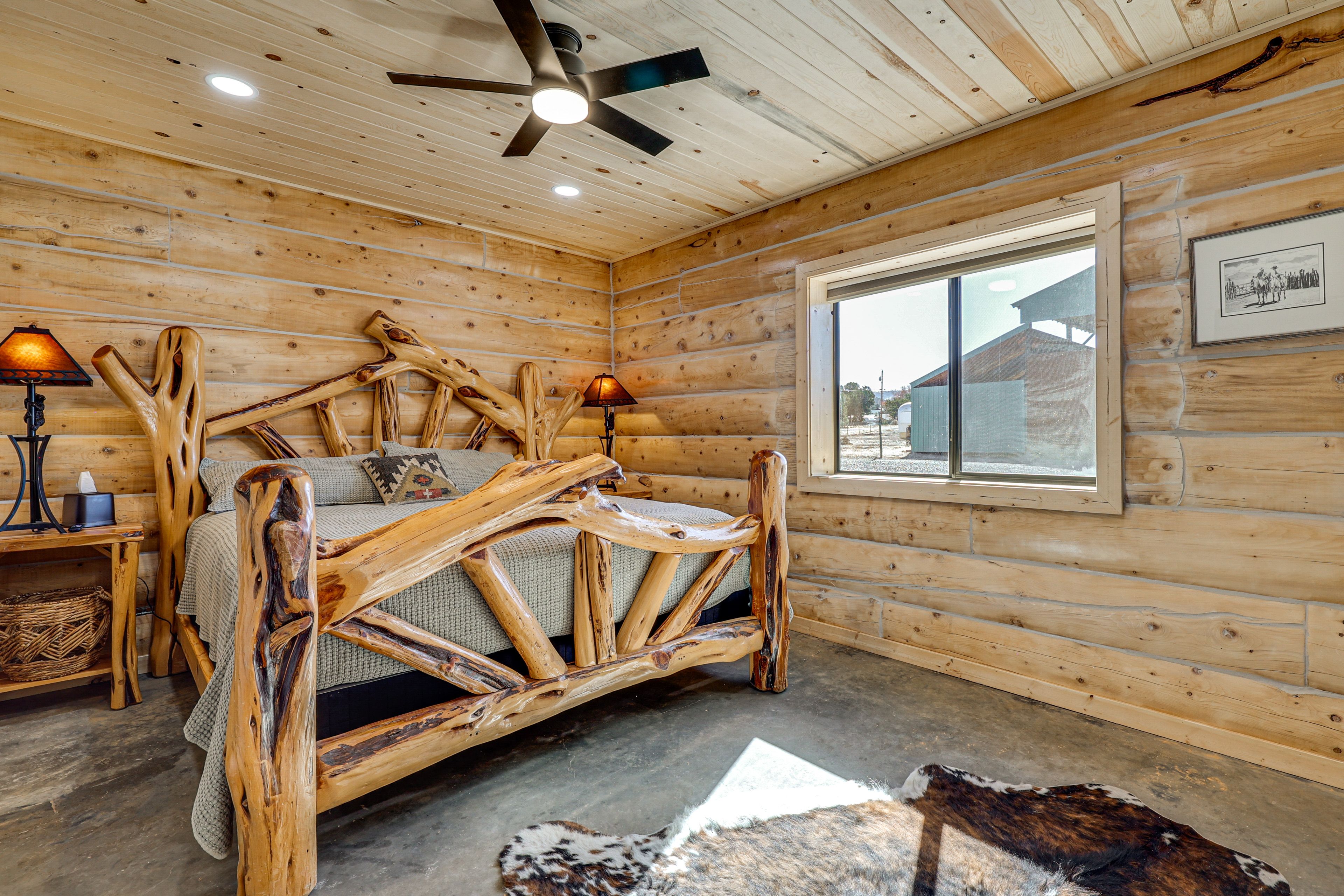 Bedroom | King Bed | Twin Rollaway Cot