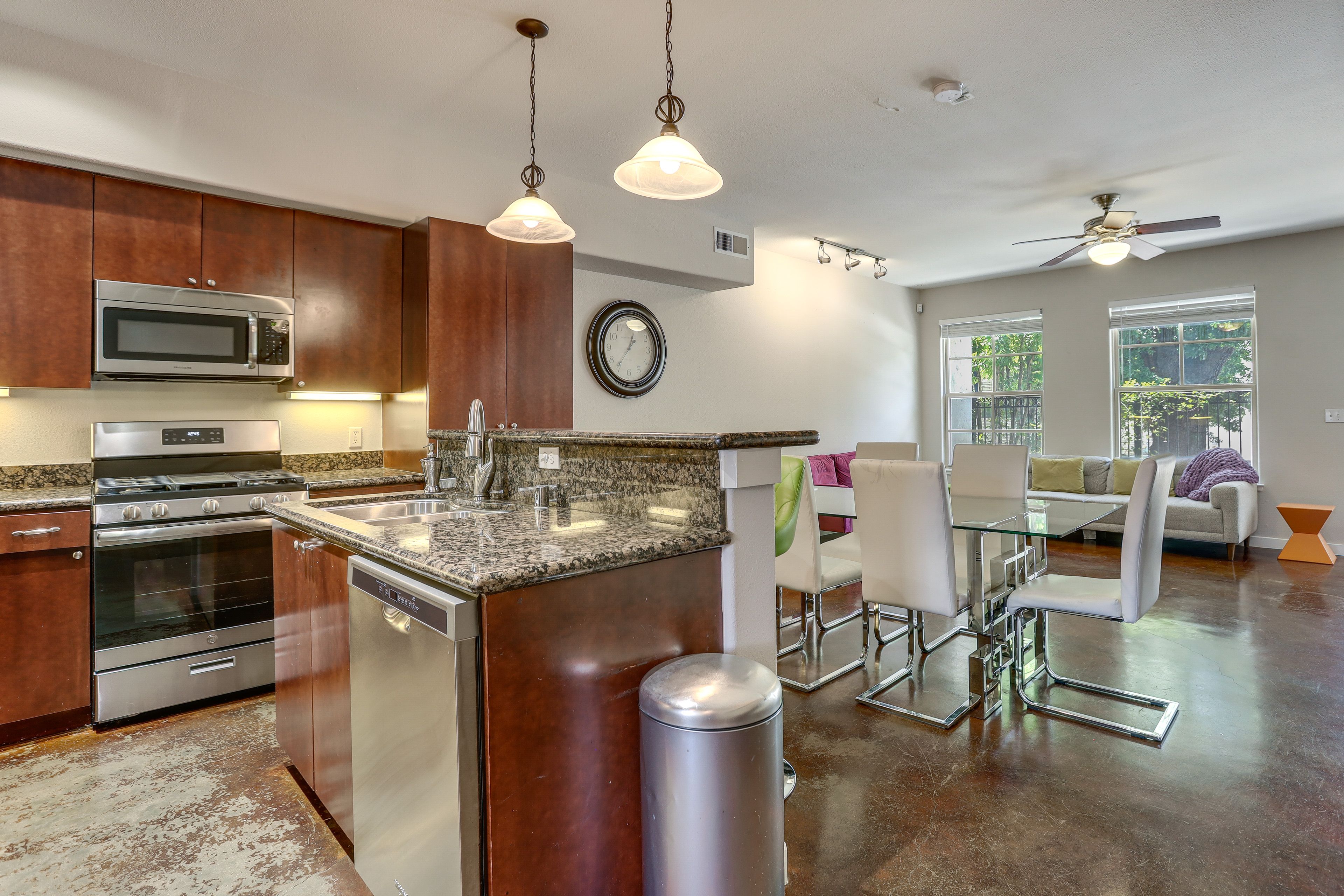Houston Vacation Rental | 2BR | 2BA | 1,500 Sq Ft