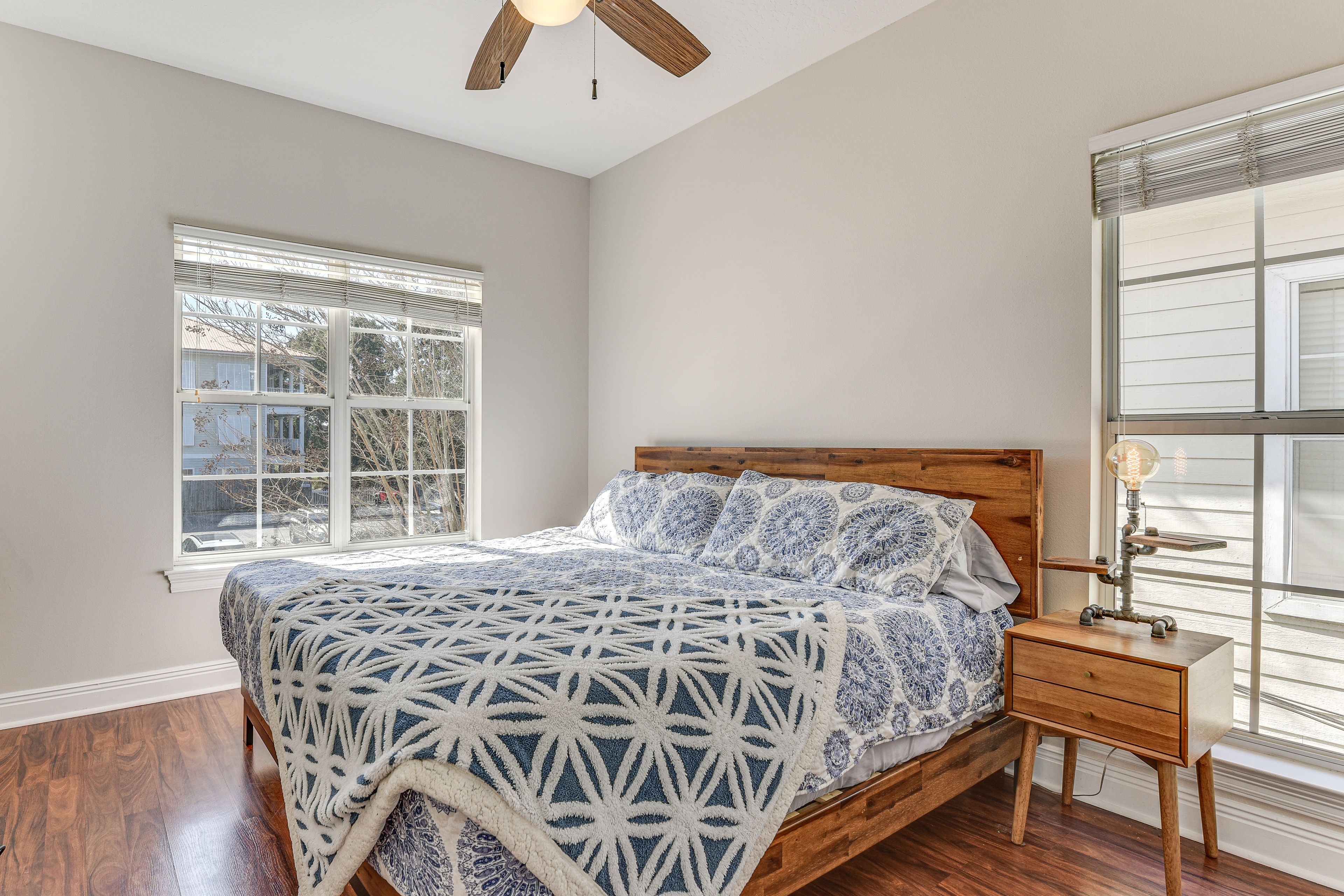 Bedroom 1 | King Bed | Smart TV | 2nd Floor