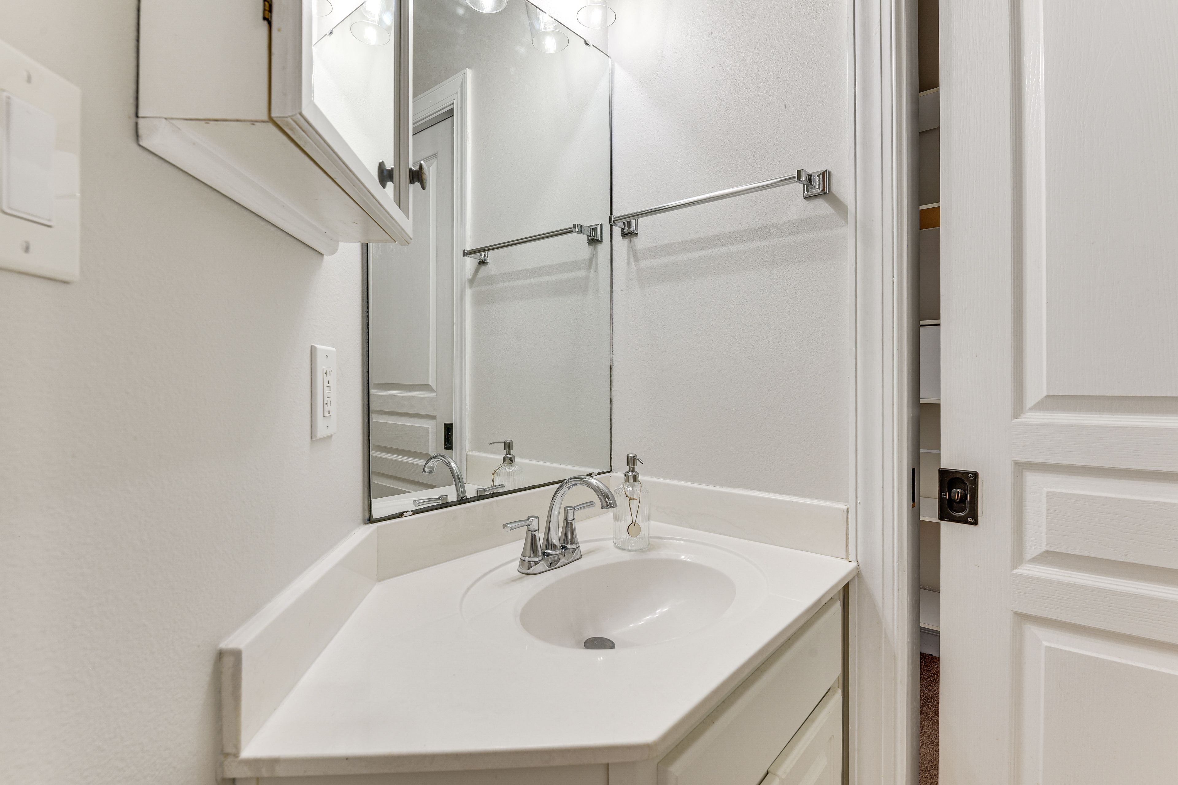 Bathroom | Shower | 2nd Floor