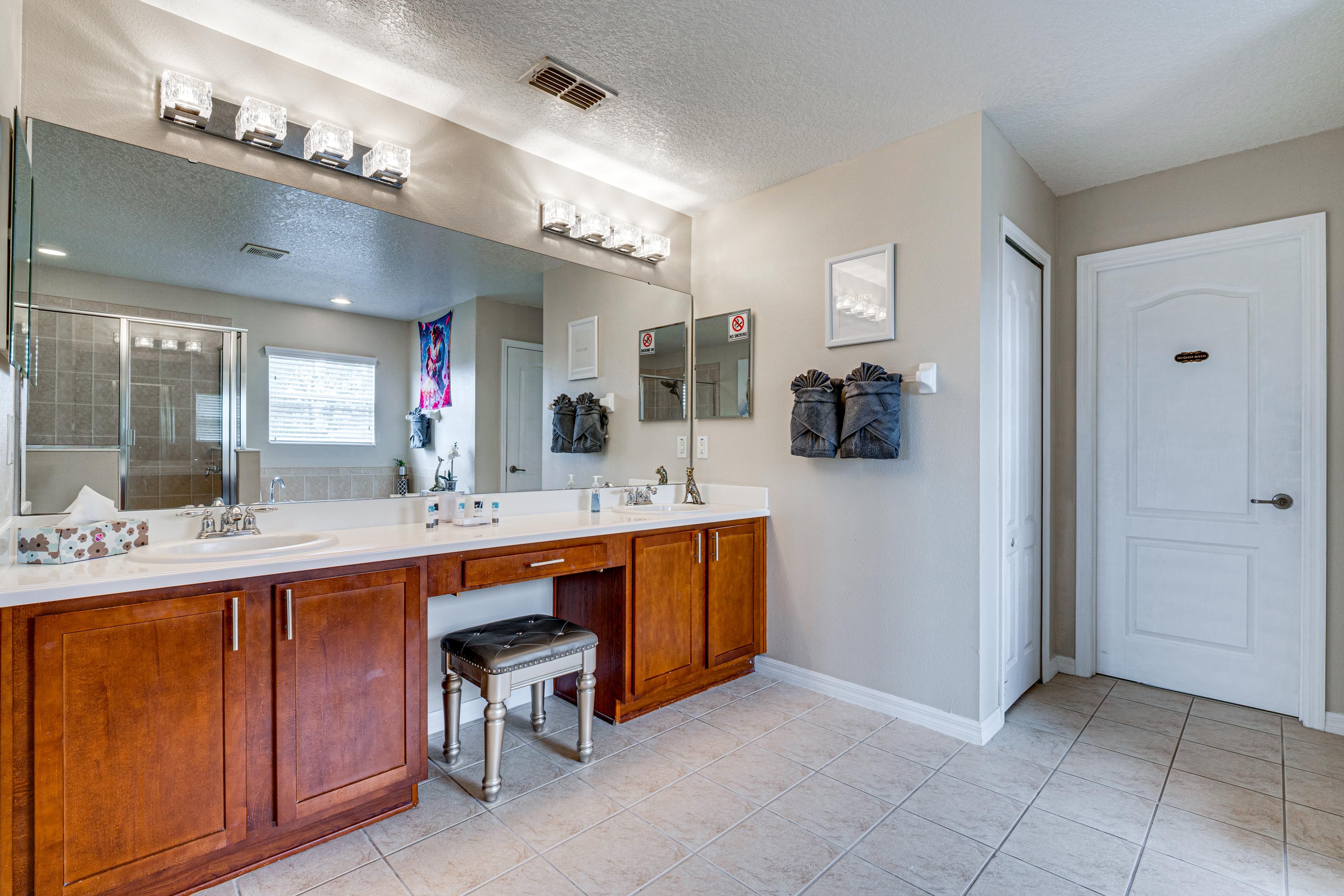 En-Suite Bathroom | 2nd Floor