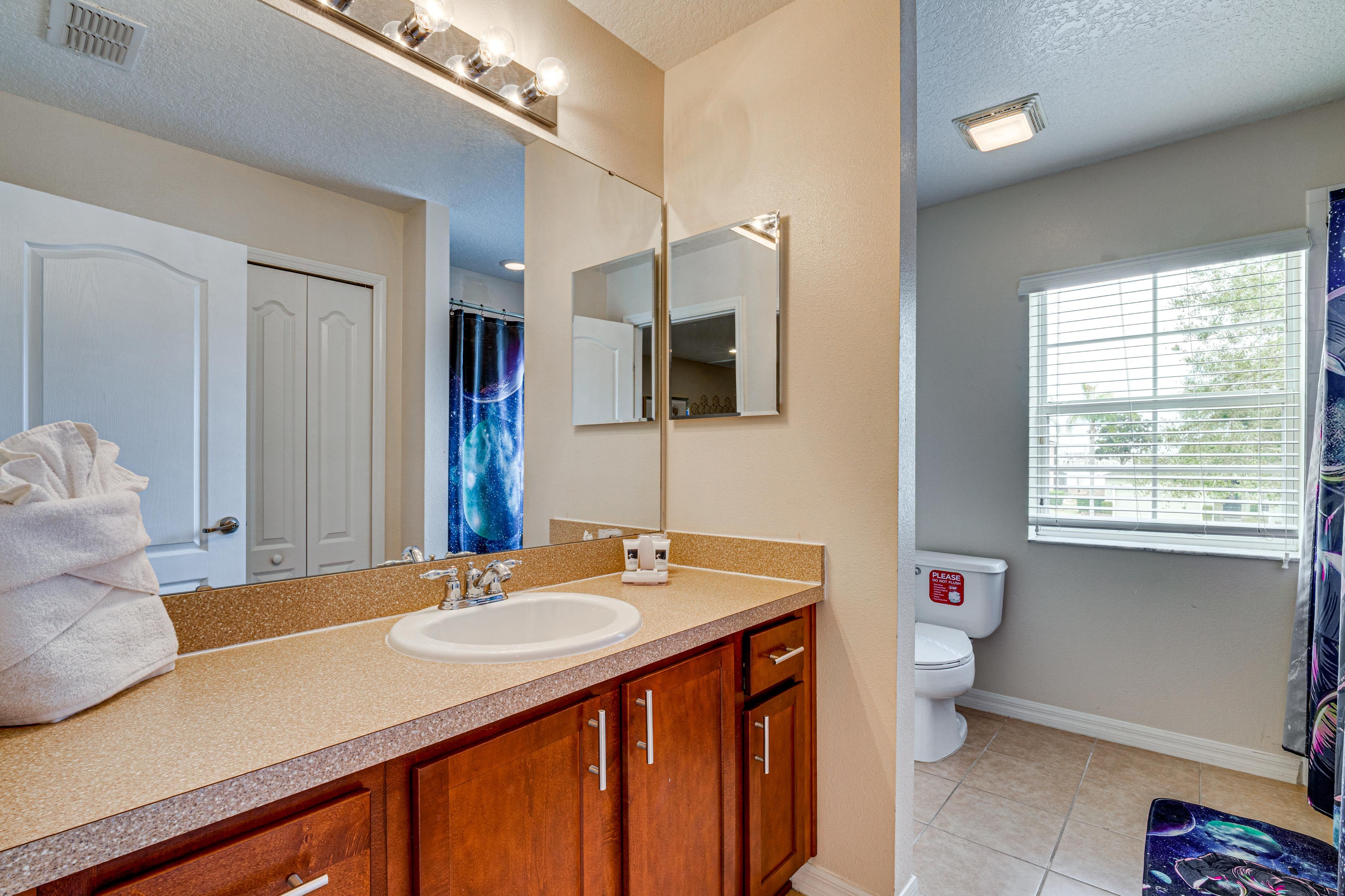 Bathroom | 2nd Floor