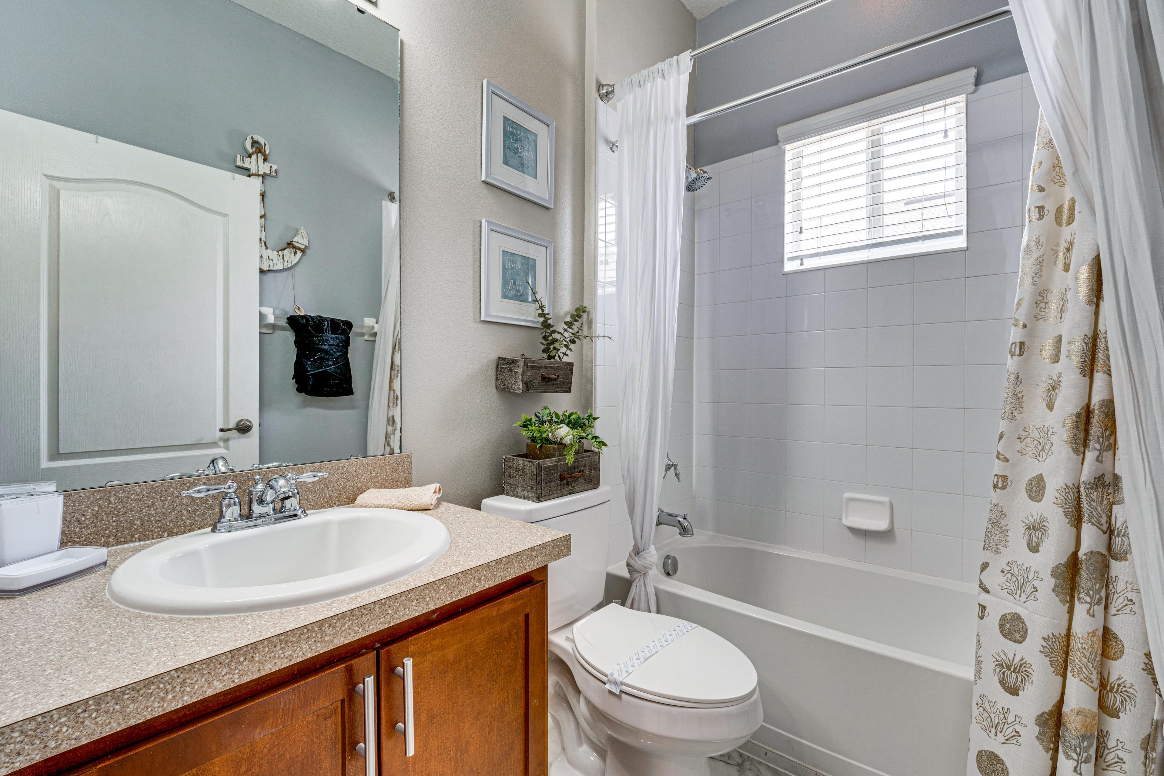 Bathroom | 1st Floor