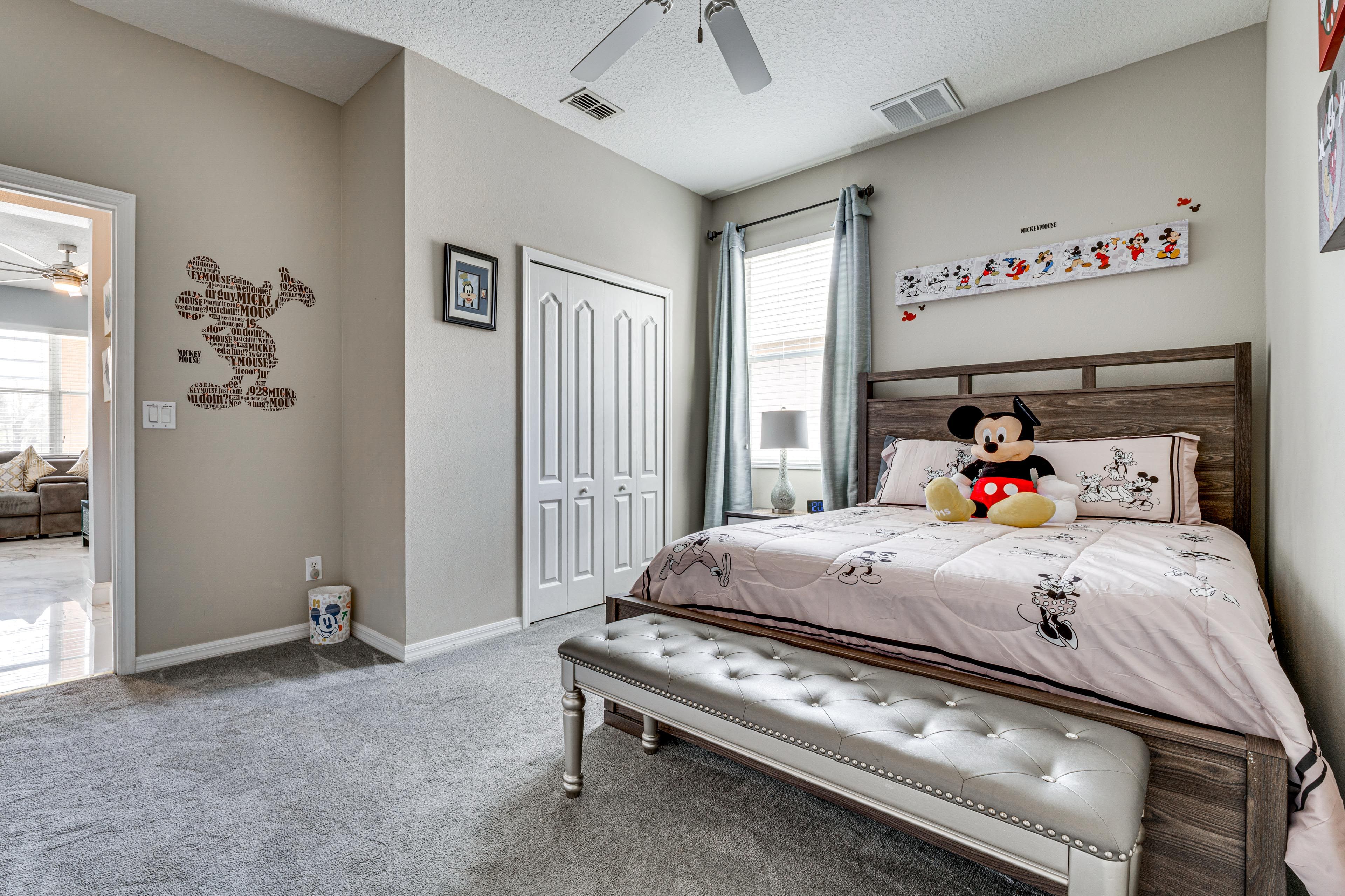 Bedroom 5 | 1st Floor | Queen Bed