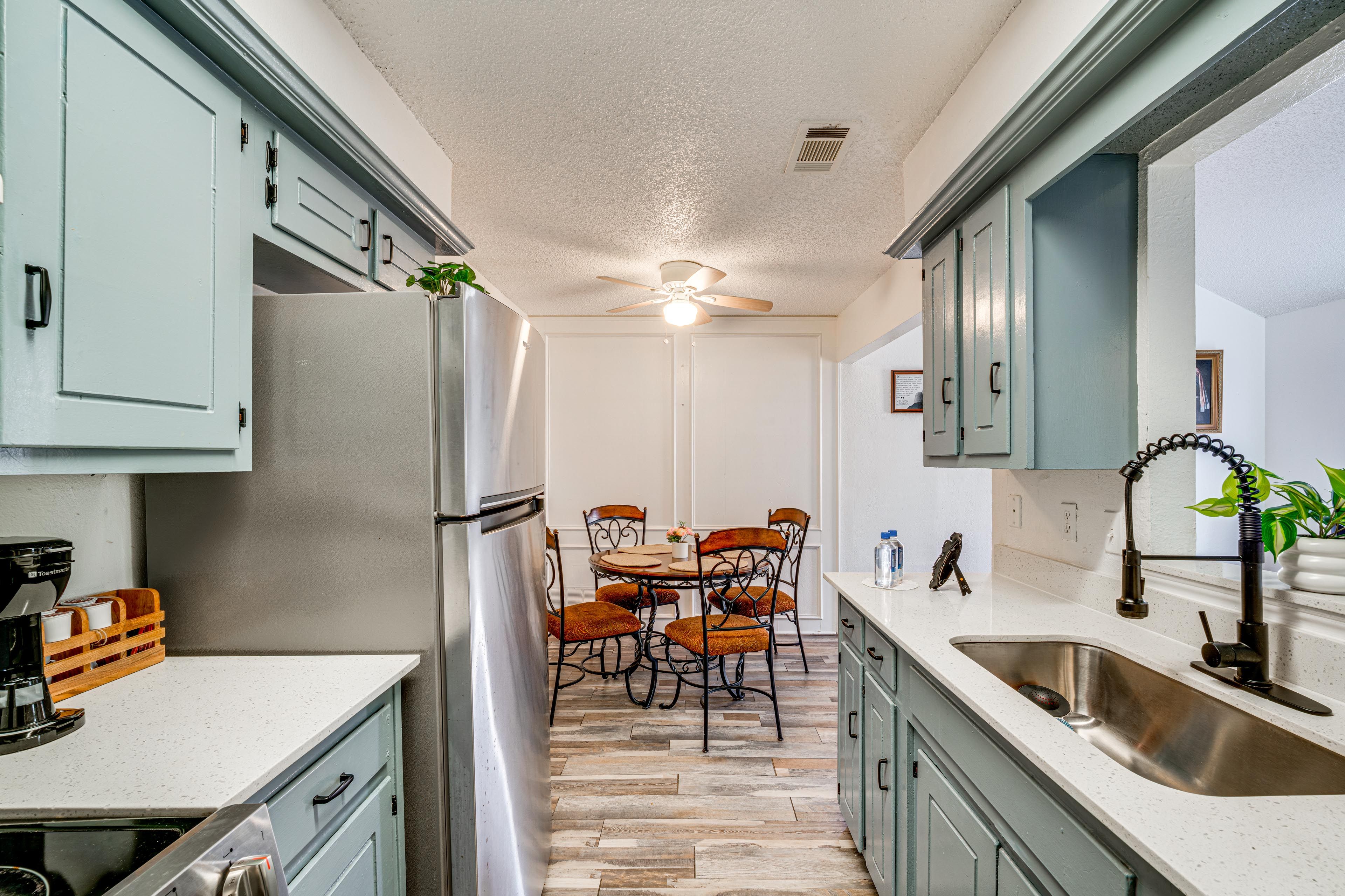 Kitchen & Dining Area