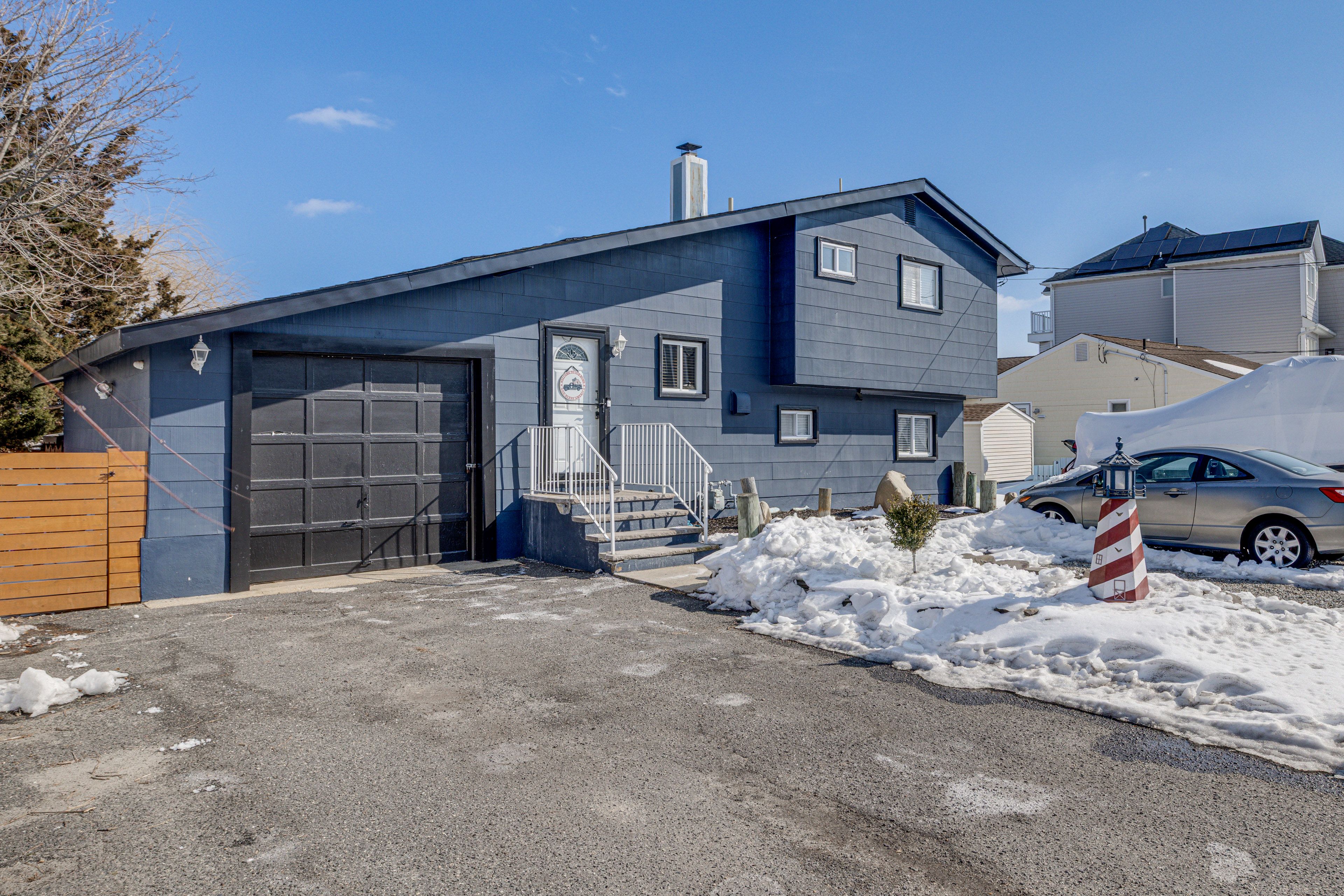 Shared Driveway Parking | 2 Vehicles