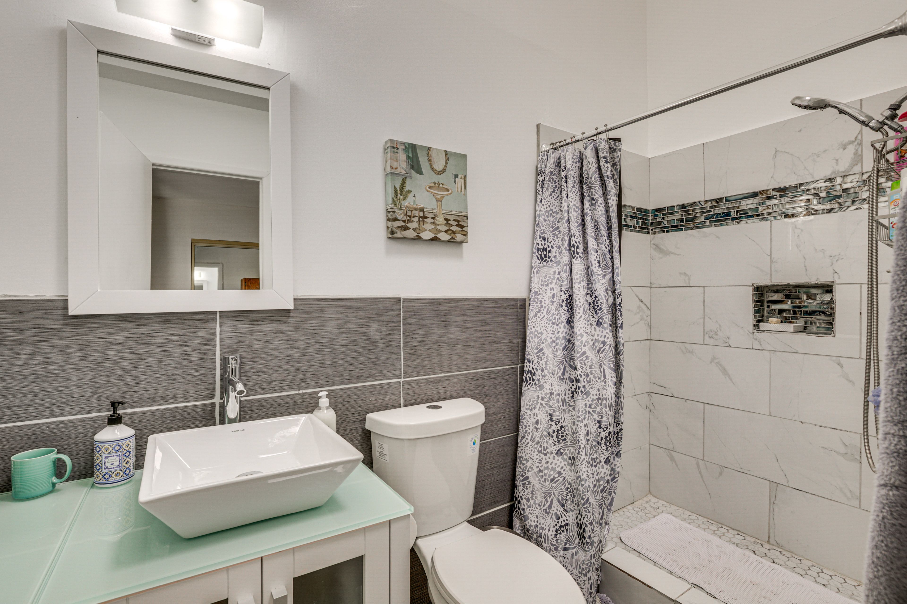 Full Bathroom