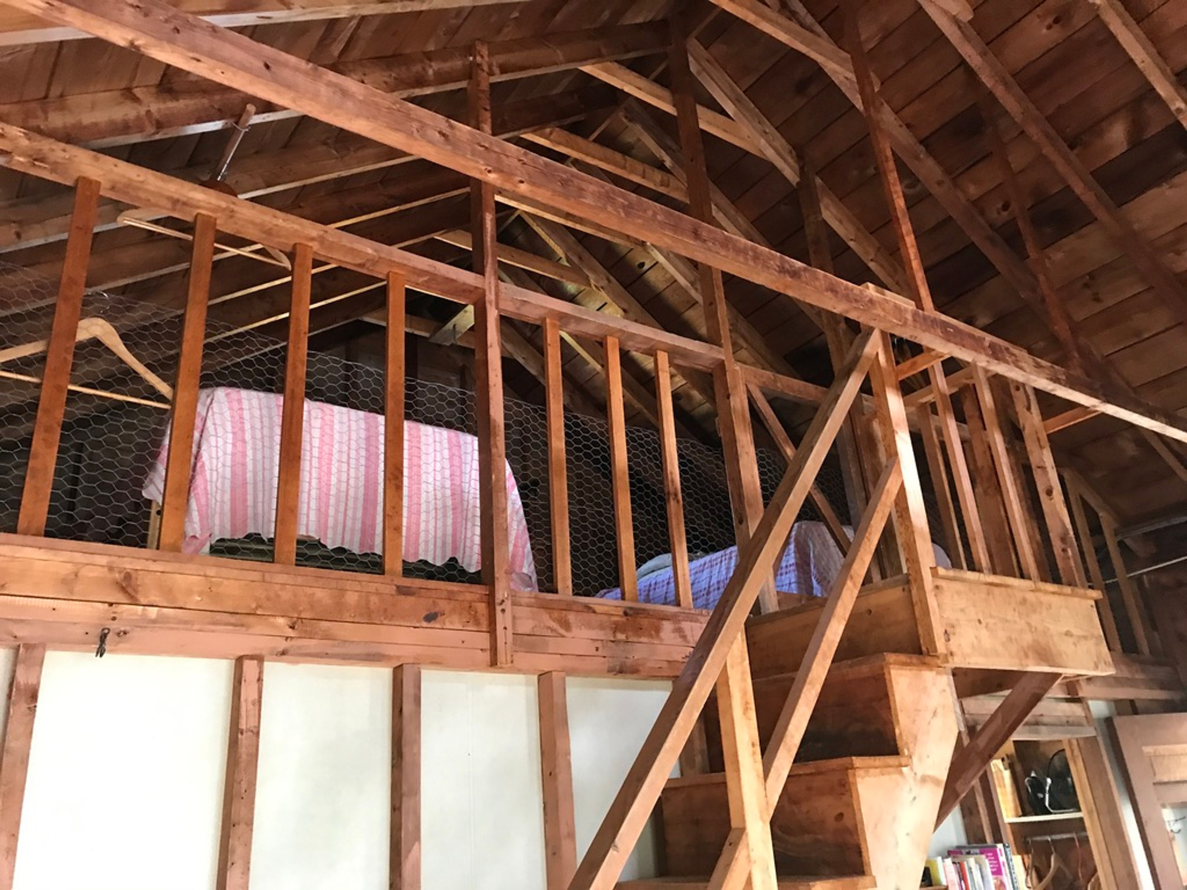 Loft | 2 Twin Beds | 2nd Floor