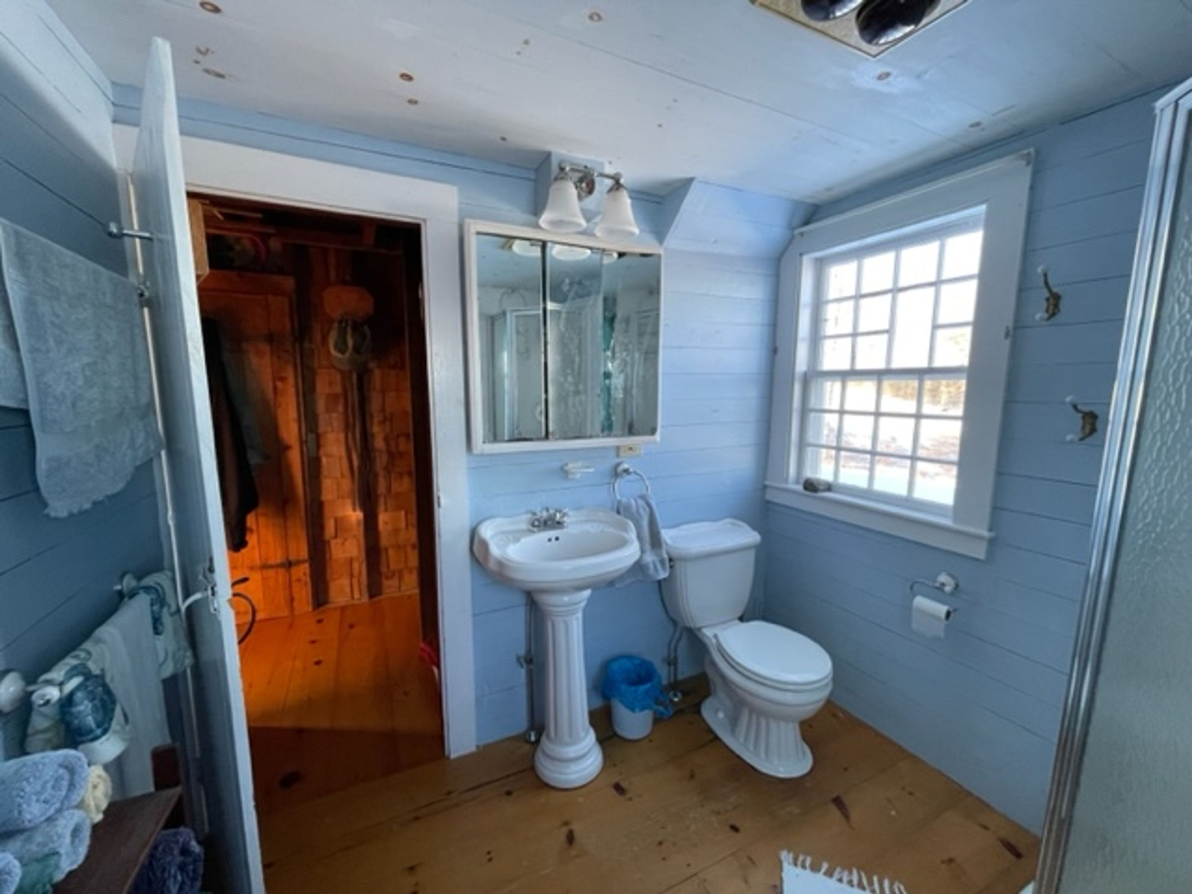 Bathroom | 1st Floor