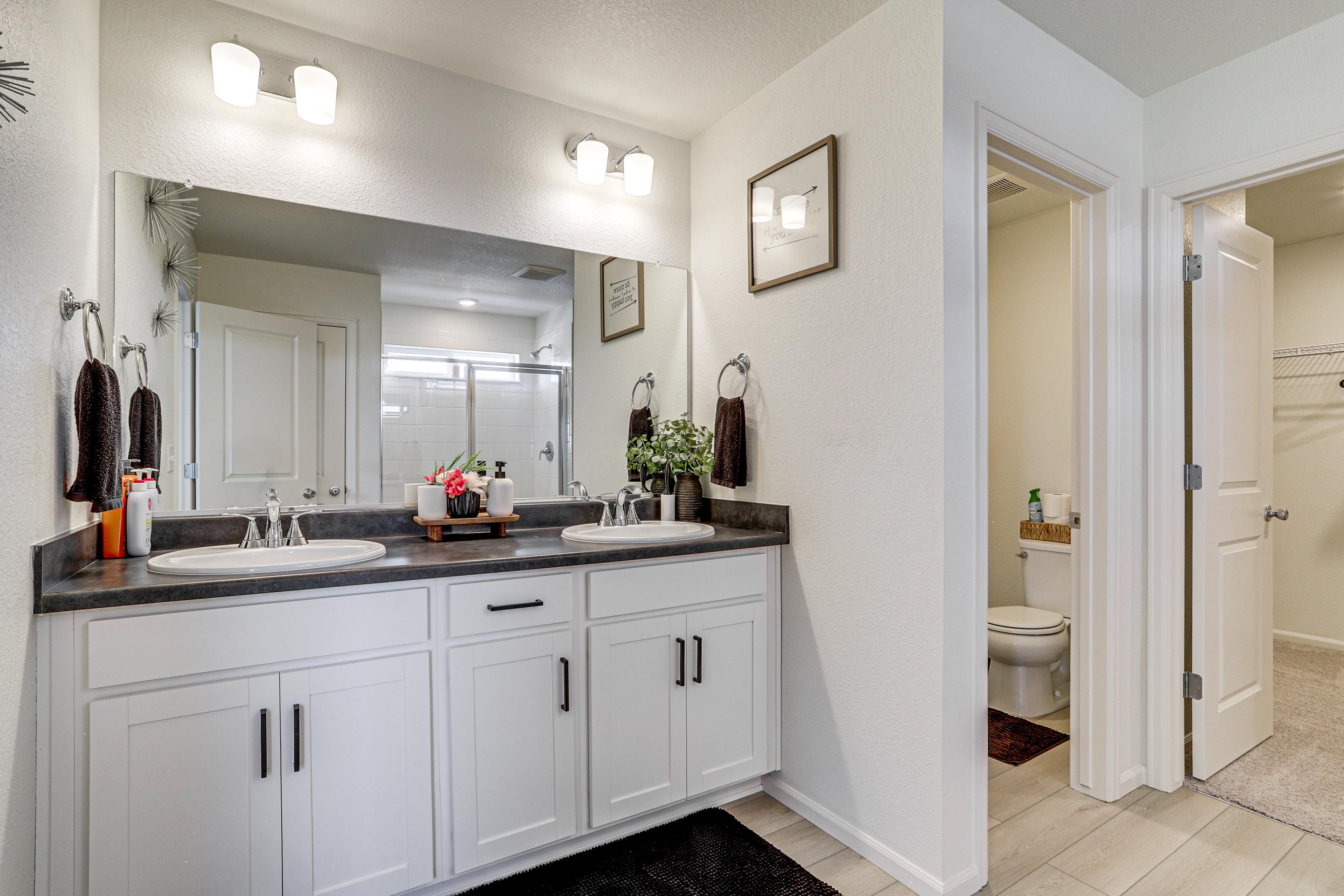 En-Suite Bathroom | 2nd Floor