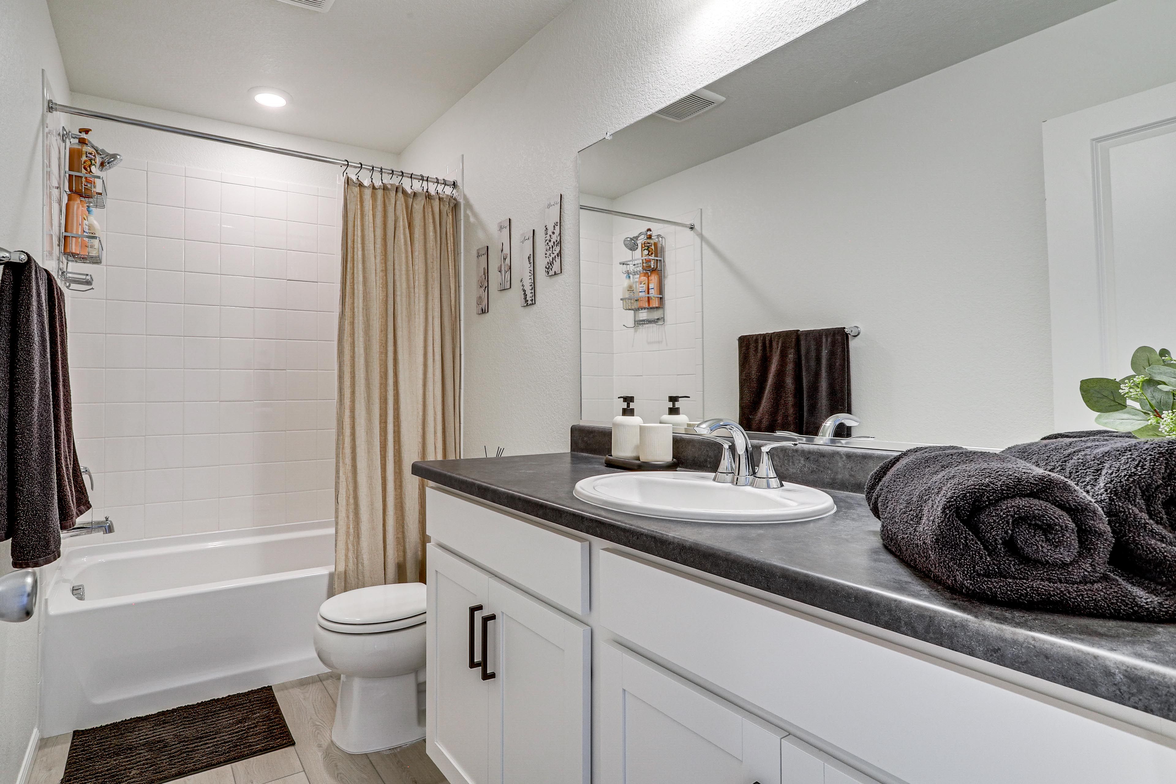 Bathroom | 2nd Floor