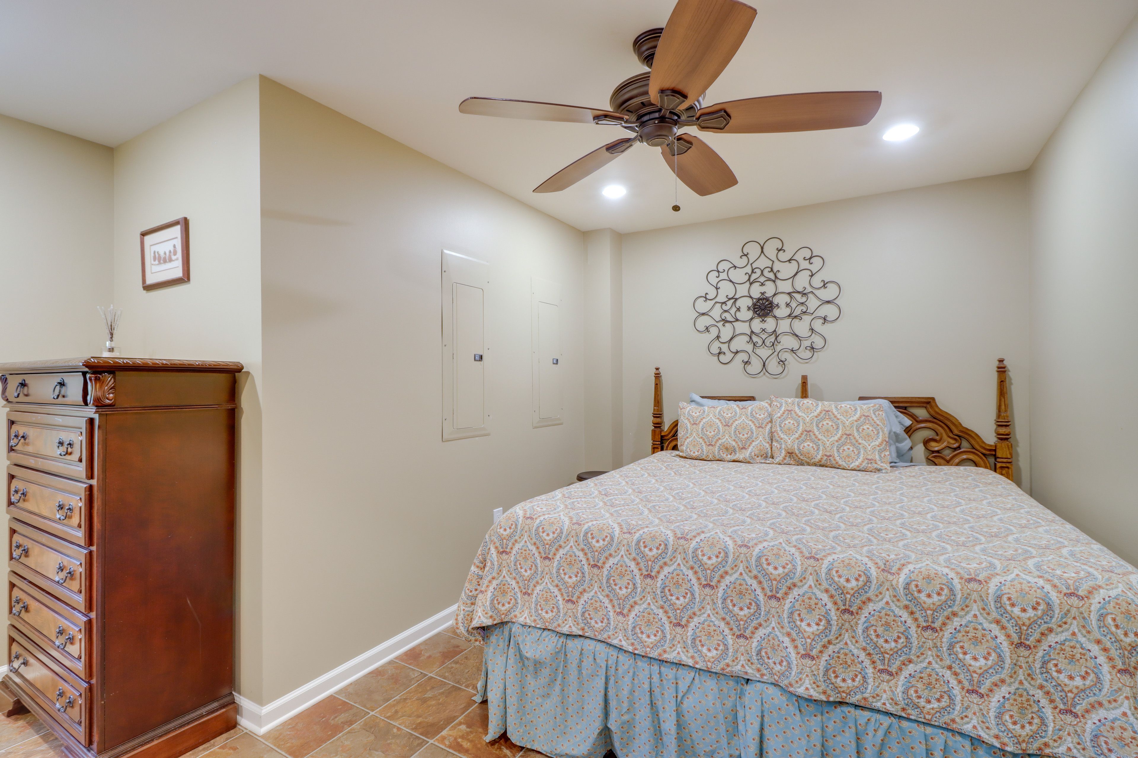 Bedroom 7 | King Bed | Basement