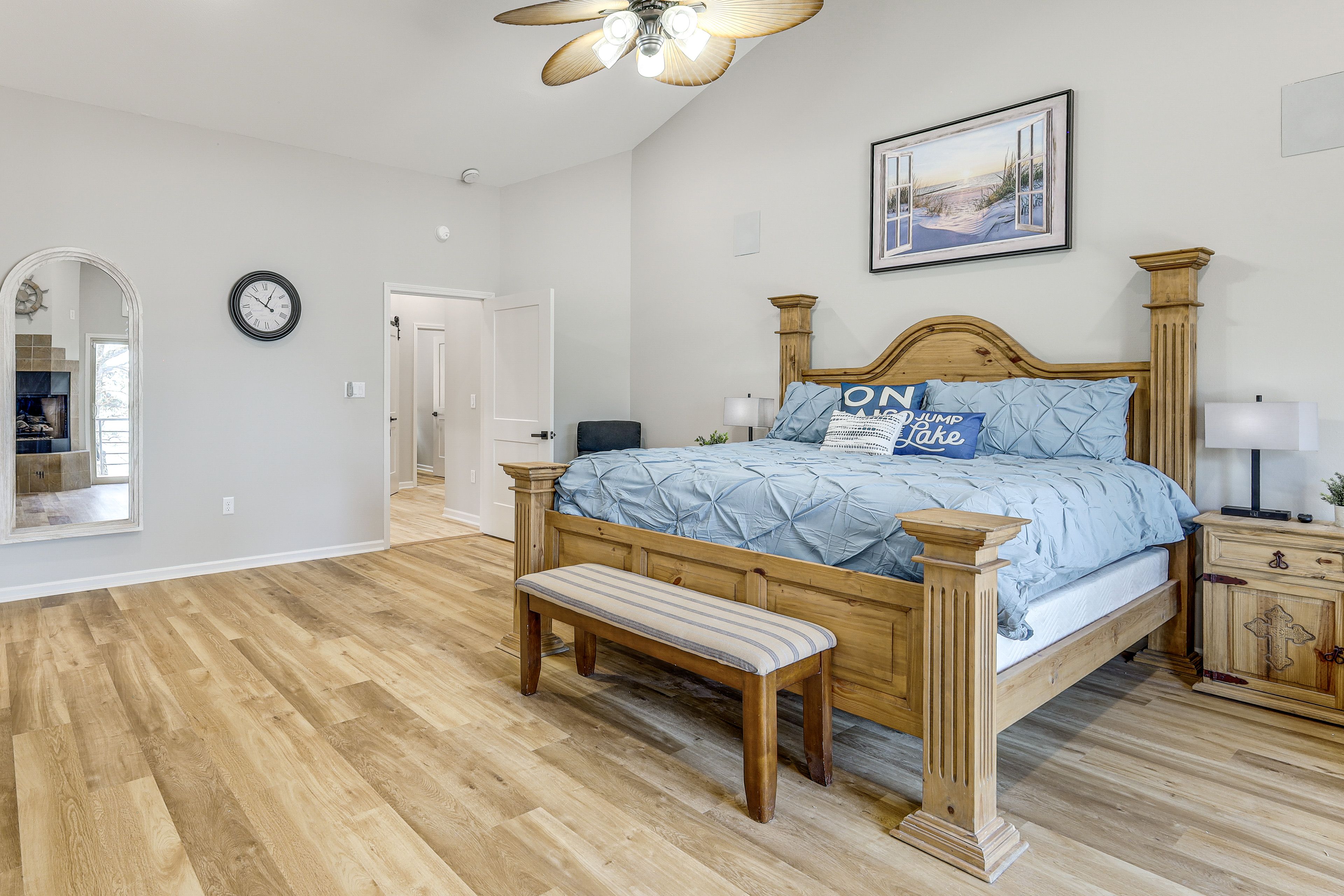 Bedroom 1 | King Bed | 1st Floor