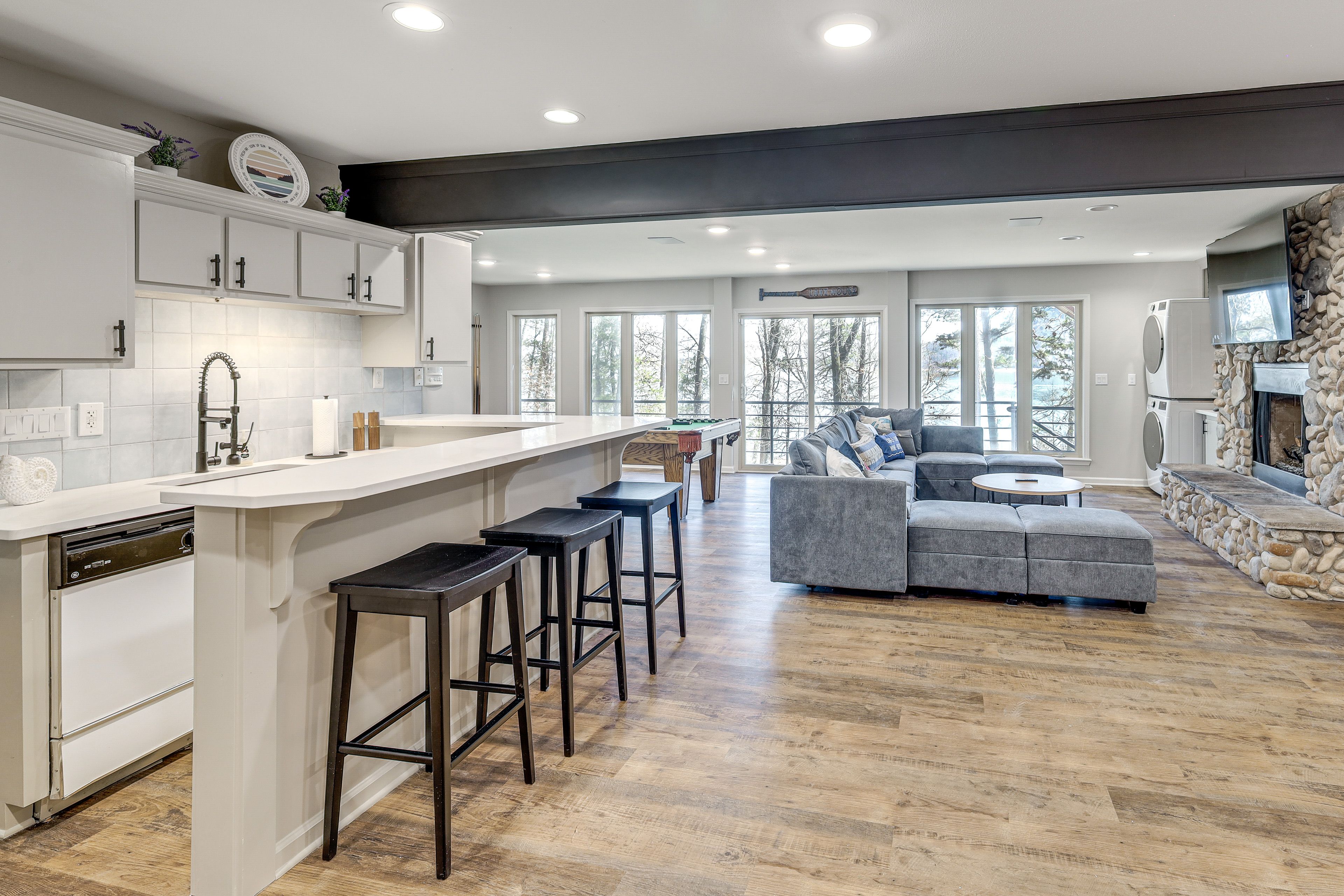 Living Area | Kitchenette | Pool Table | Basement