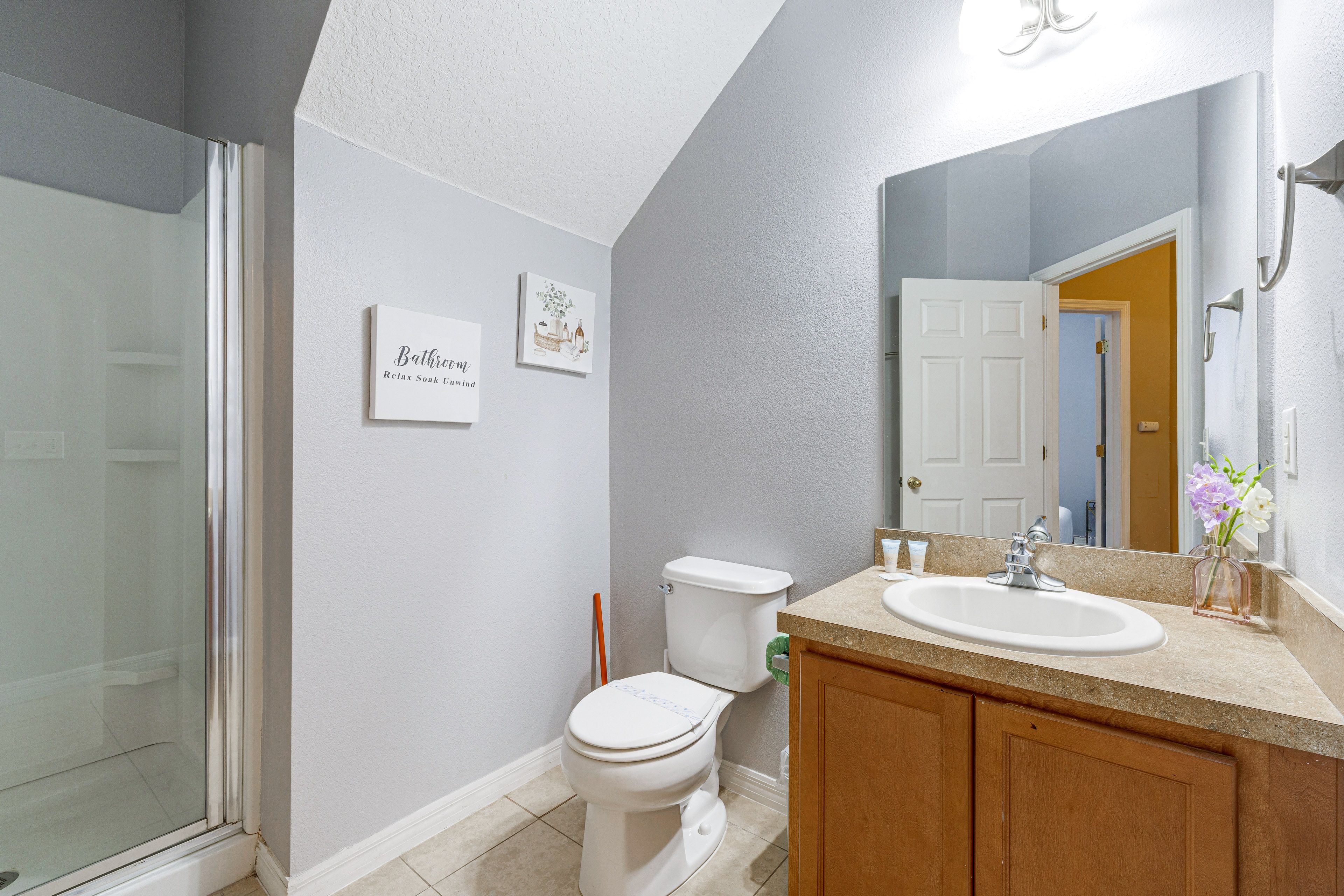 Bathroom | 1st Floor