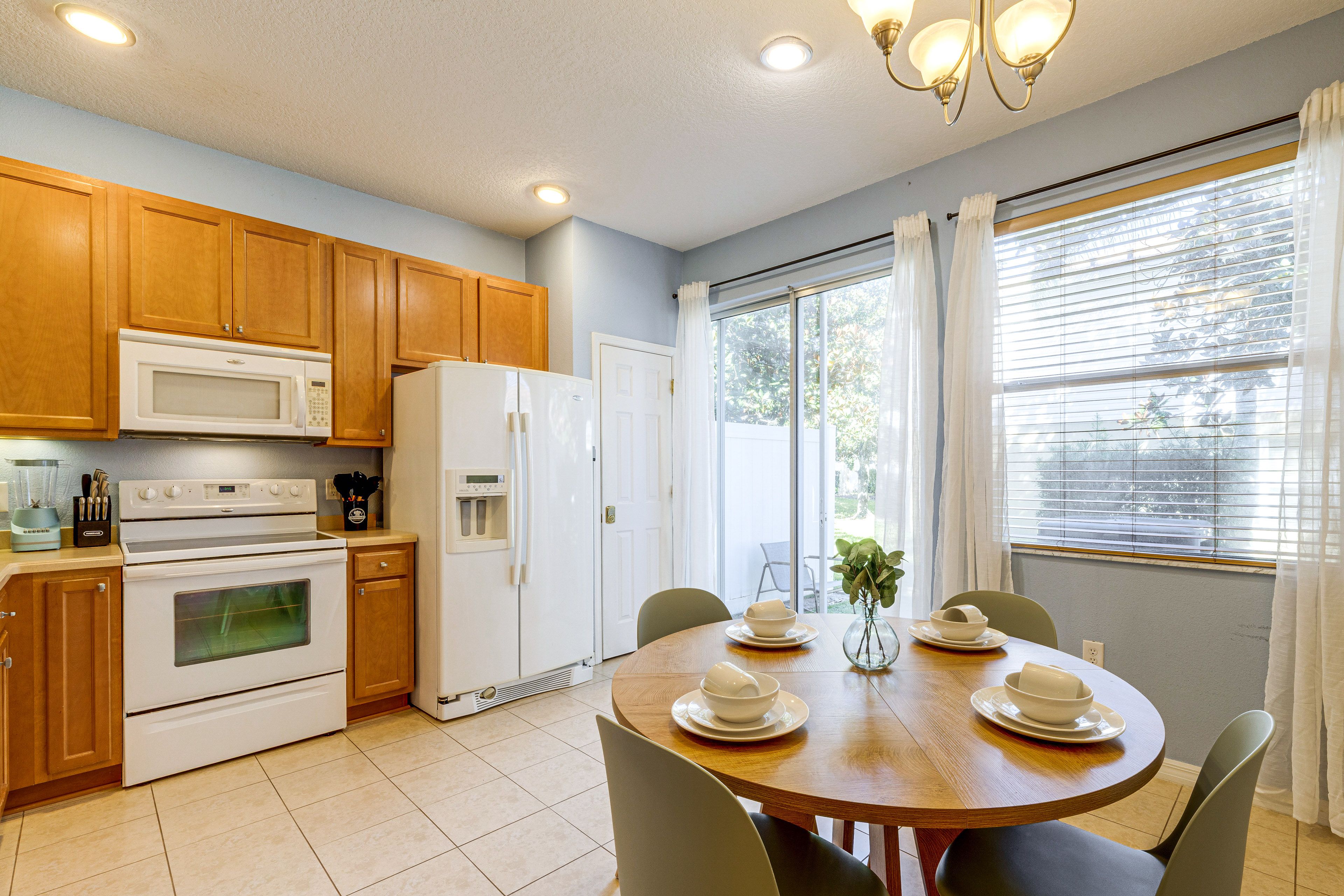 Kitchen | Dining Area