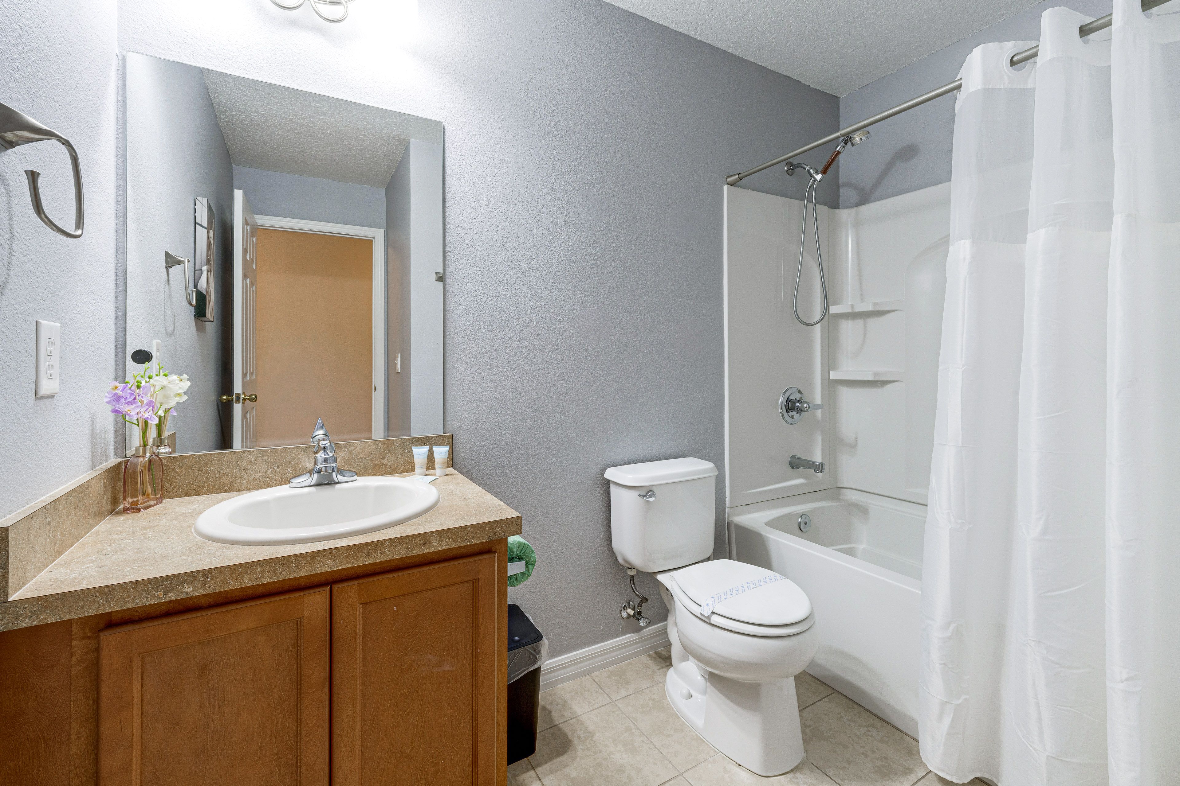 Bathroom | 2nd Floor