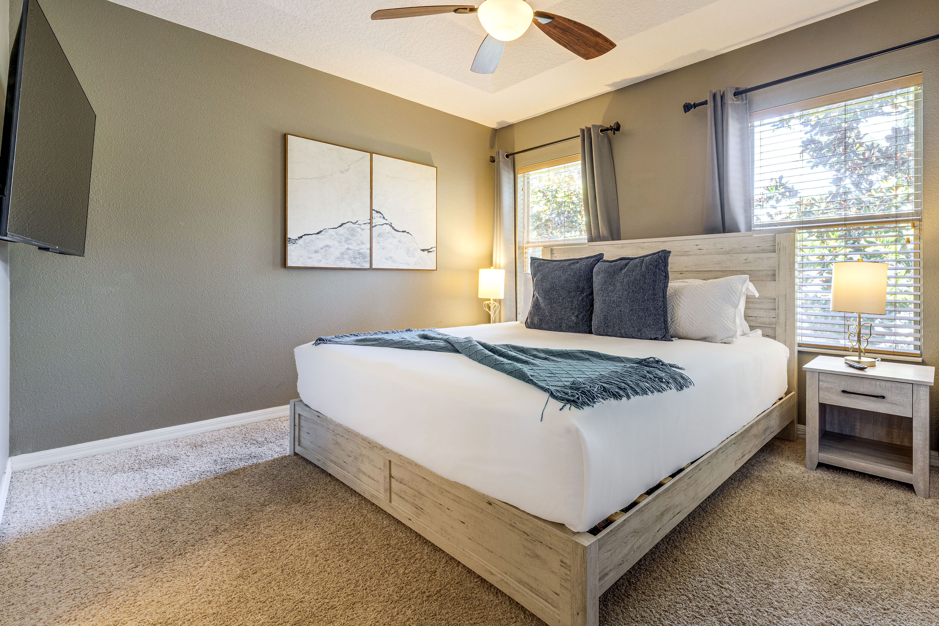 Bedroom | King Bed | 2nd Floor