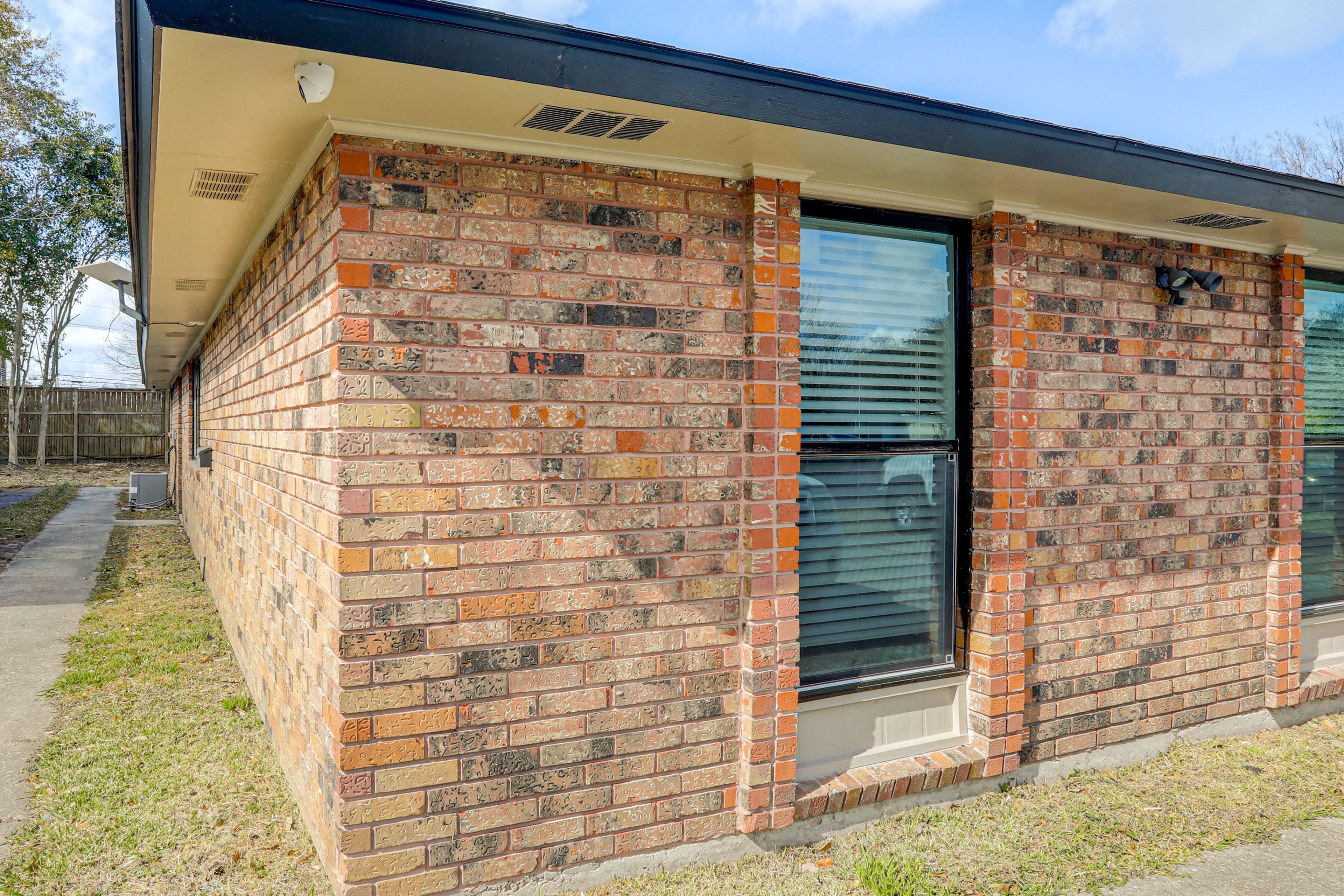 Driveway Parking | 2 Vehicles