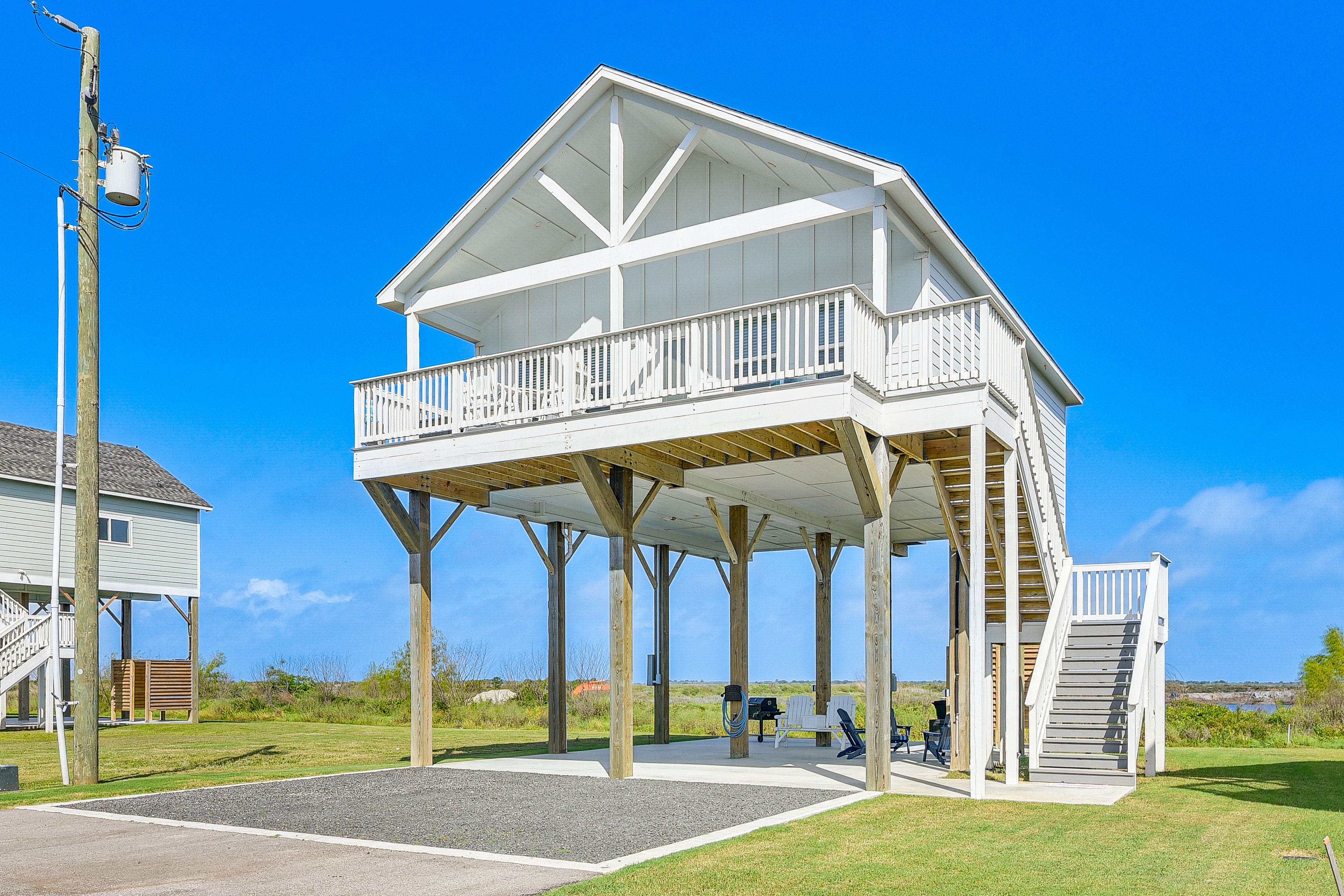 Crystal Beach Vacation Rental | 2BR | 2BA | 1,097 Sq Ft