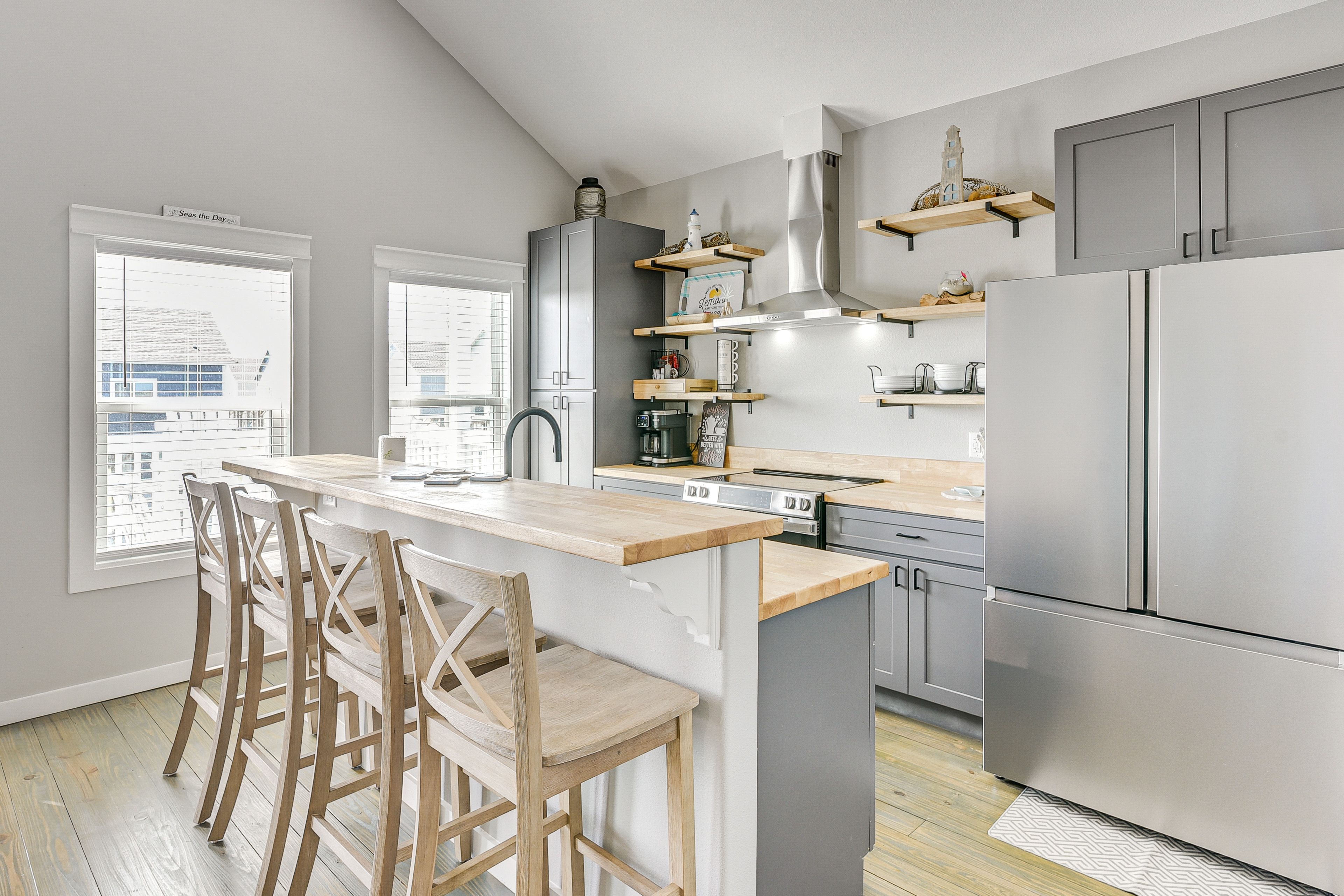 Dining Bar | Kitchen