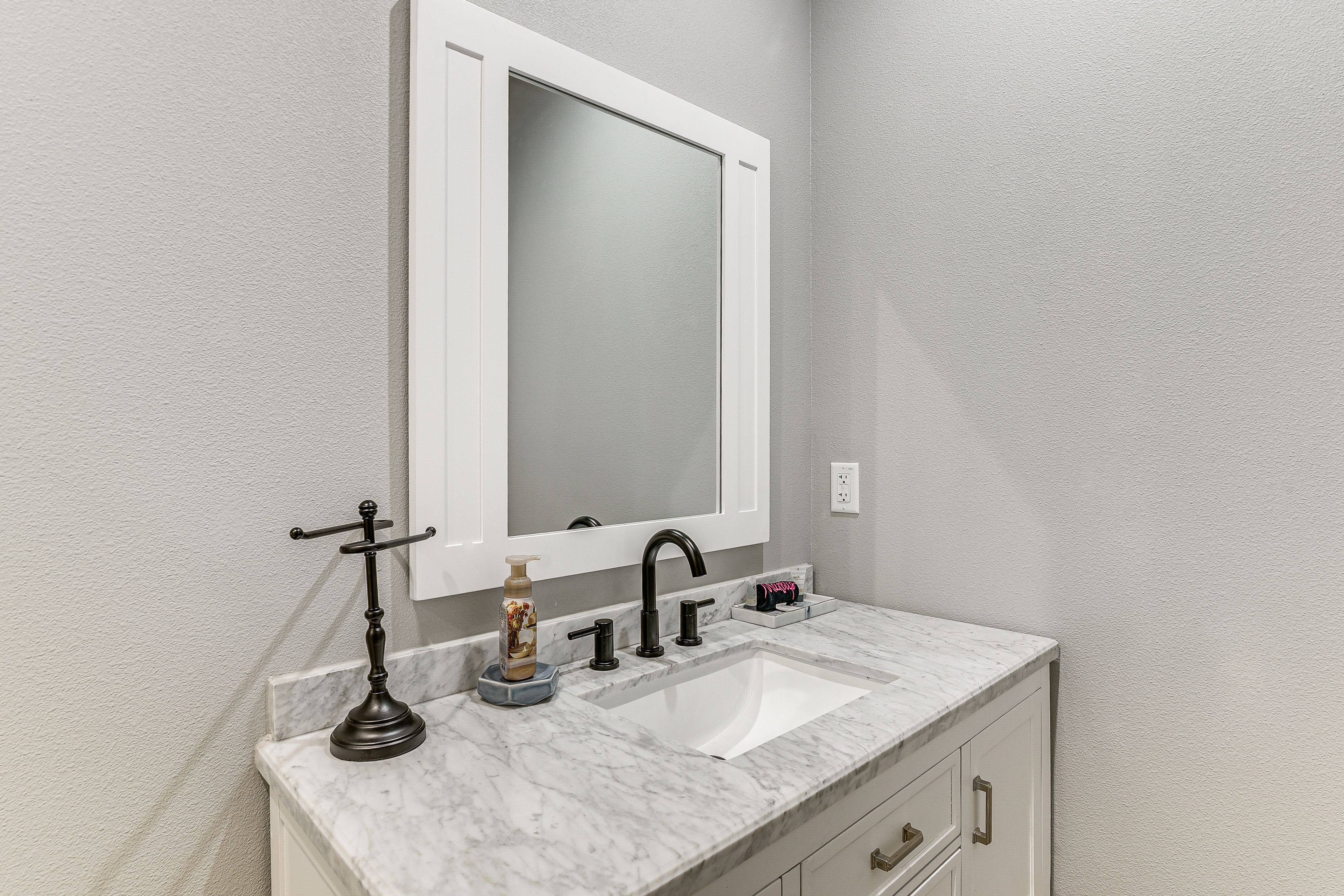 Full Bathroom | Main Floor