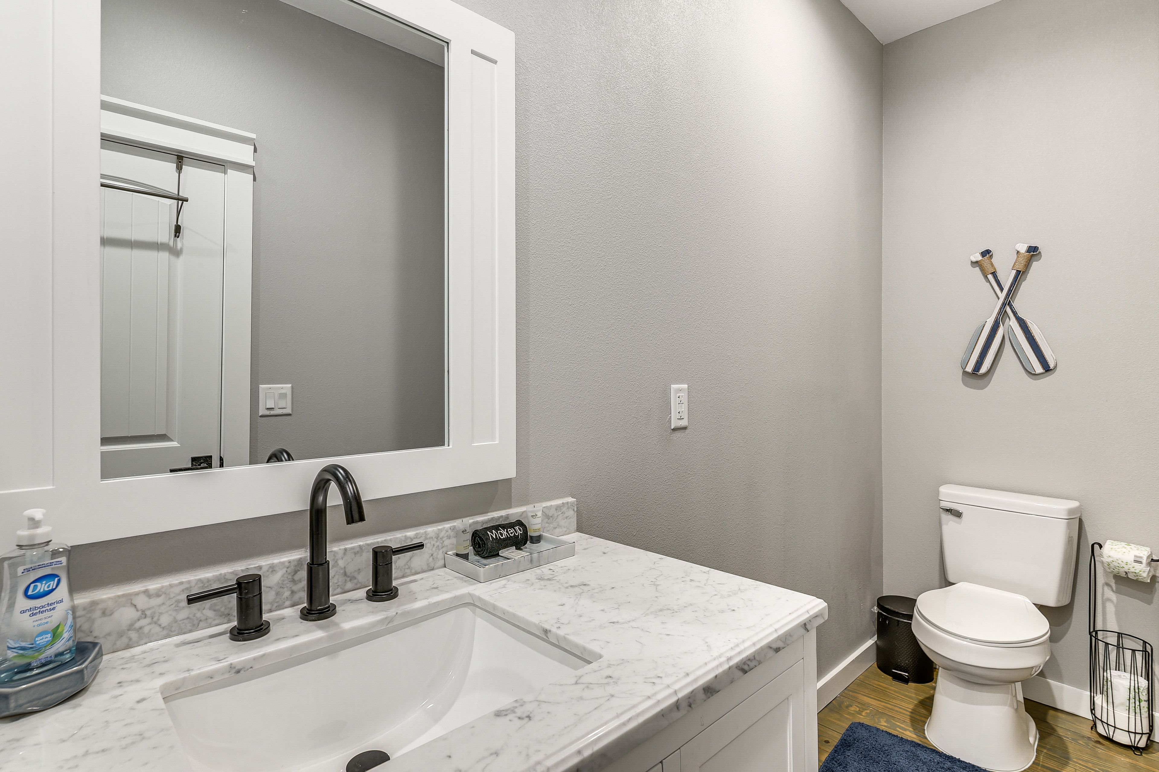 Full Bathroom | Main Floor