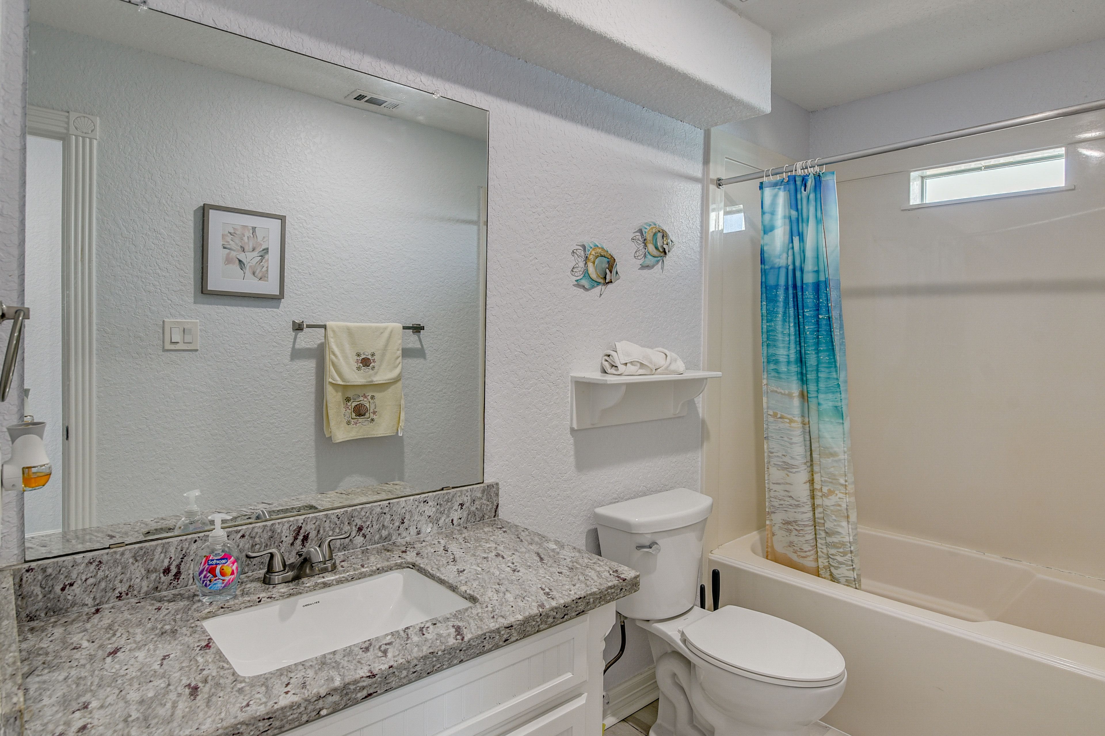 Full Bathroom | 1st Floor