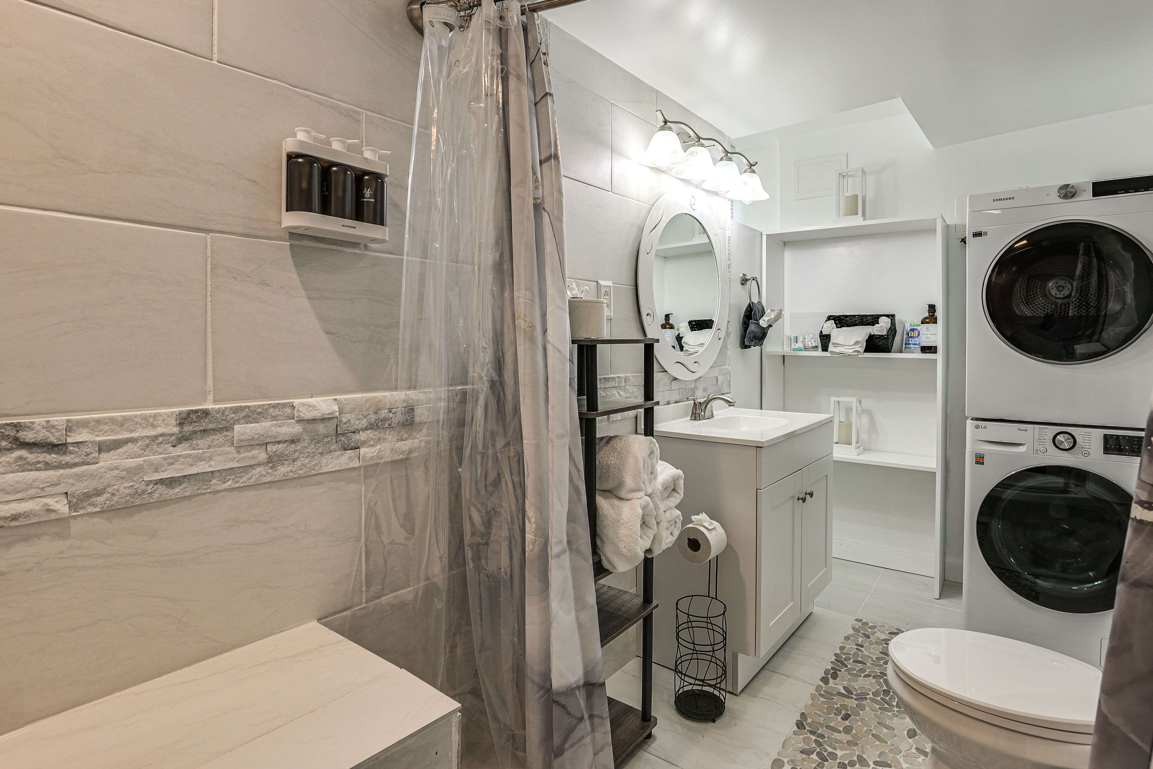 Full Bath | In-Unit Washer/Dryer