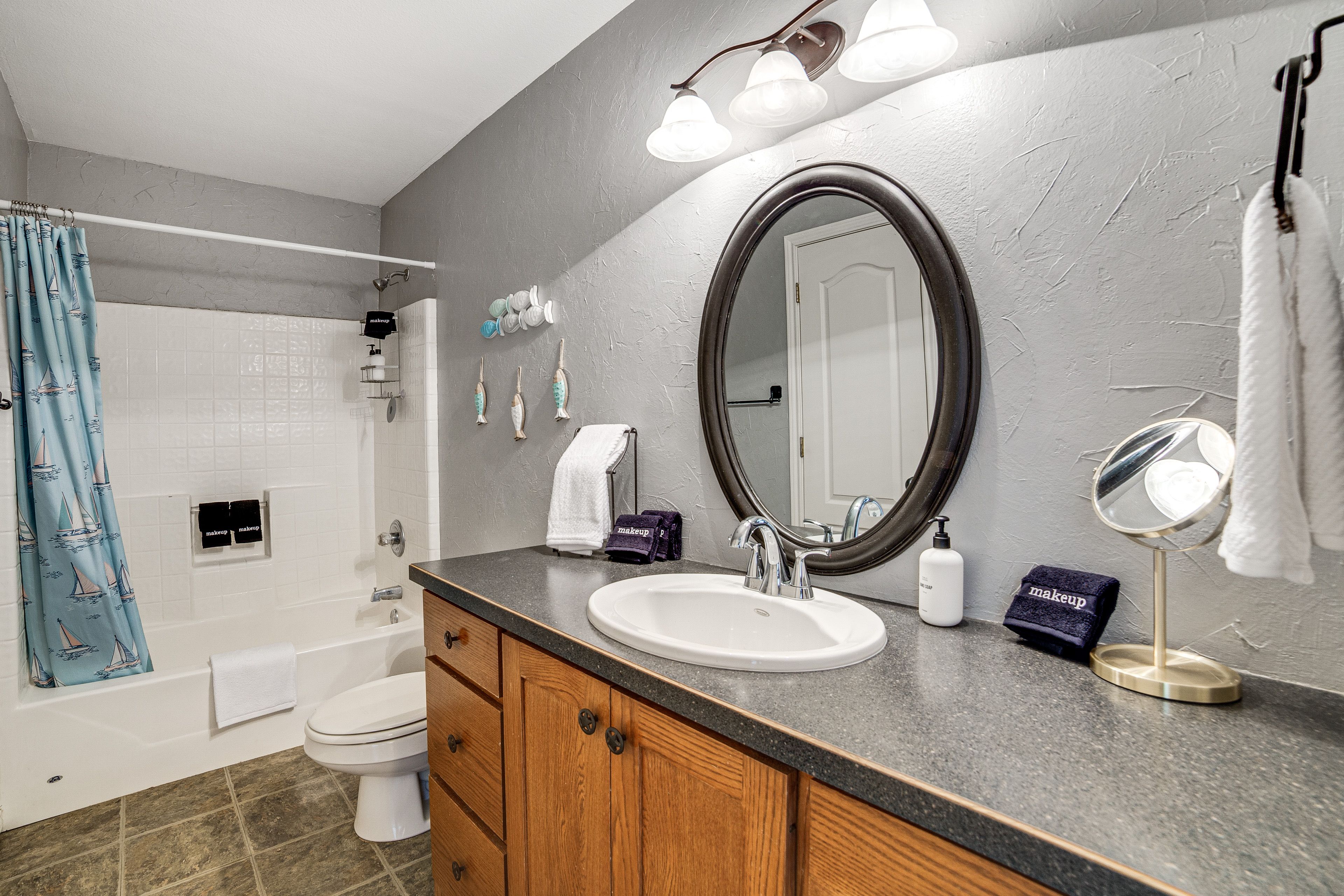 Full Bathroom | 2nd Floor