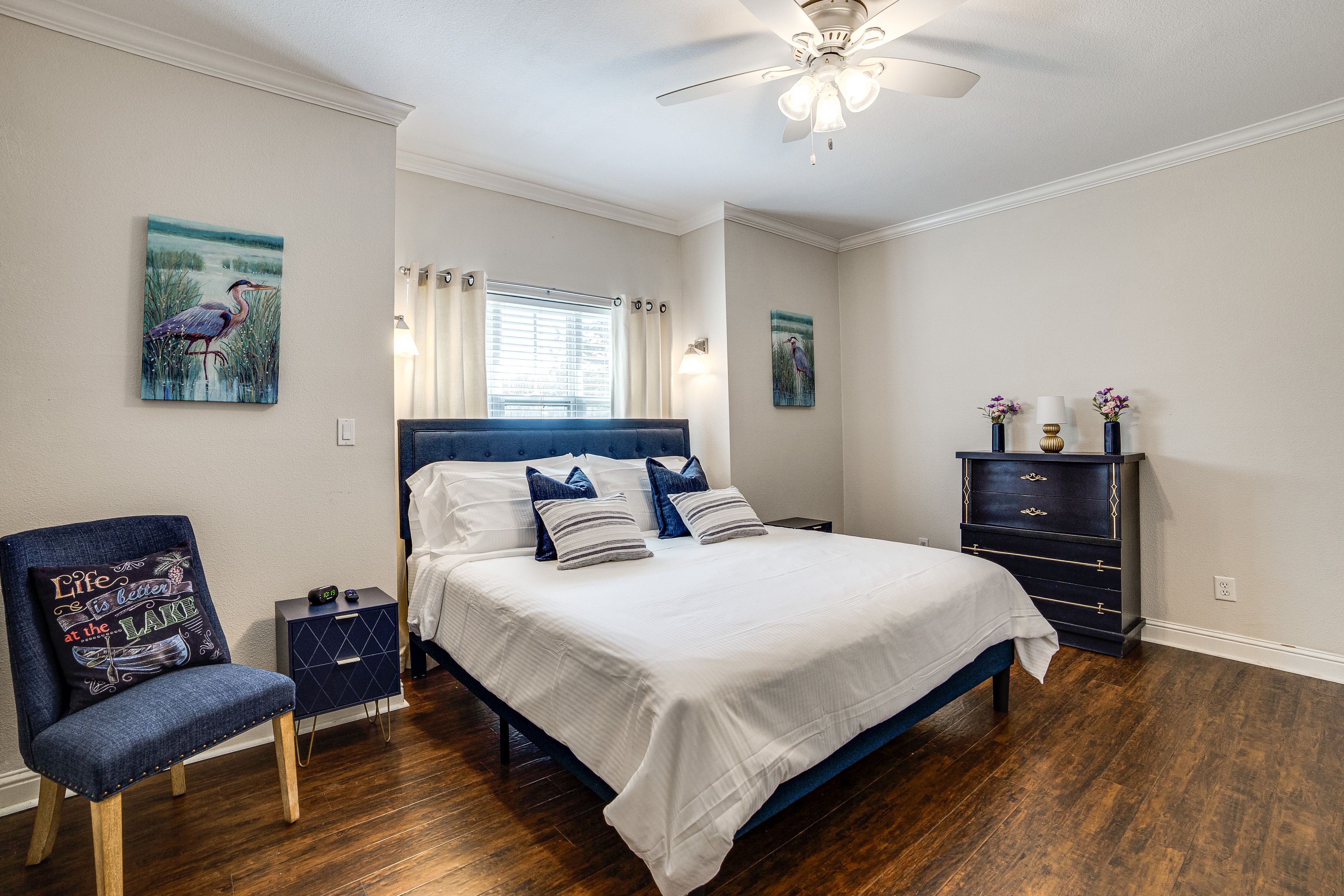 Bedroom 2 | King Bed | 1st Floor