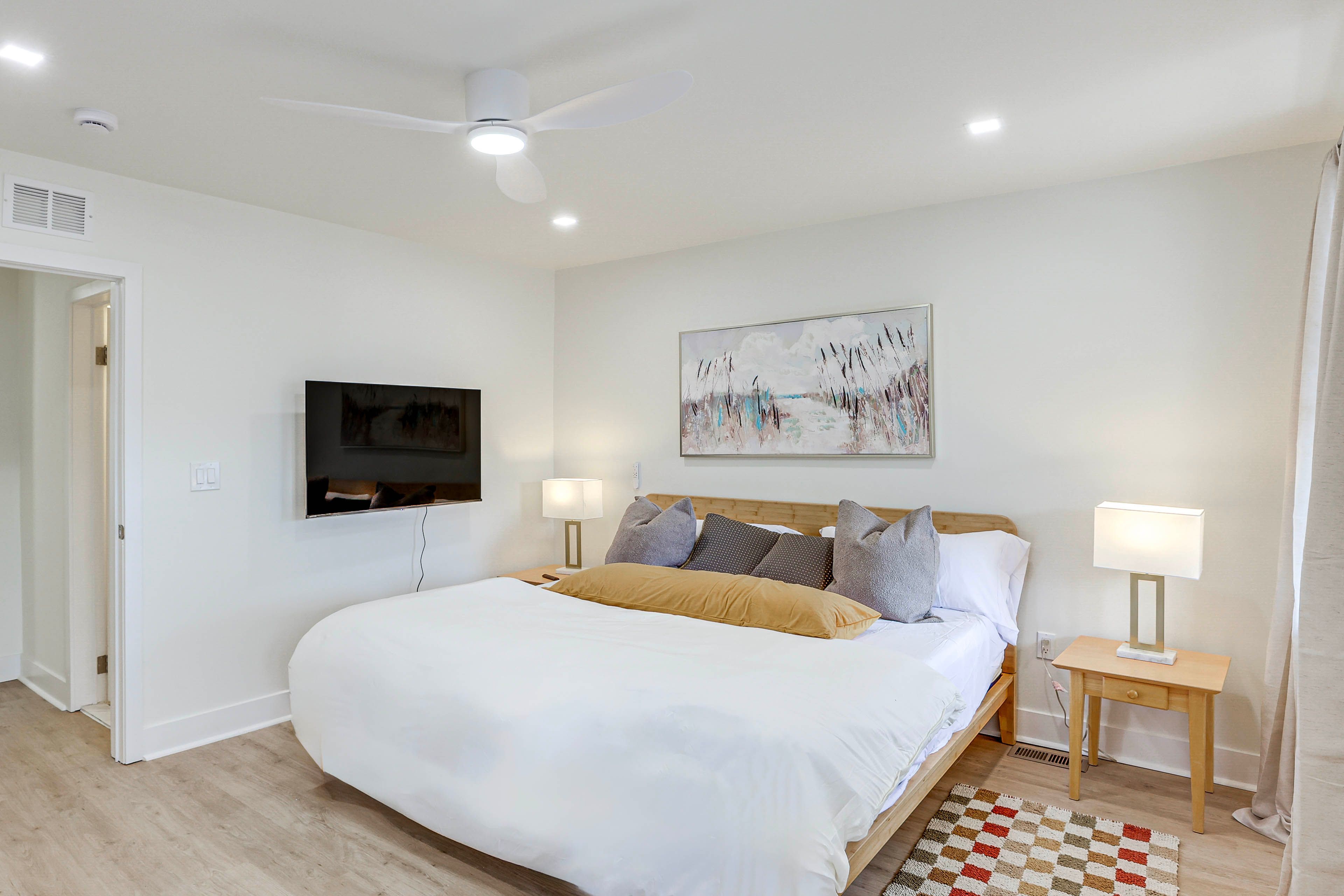 Bedroom 1 | 2nd Floor | King Bed | En-Suite Balcony