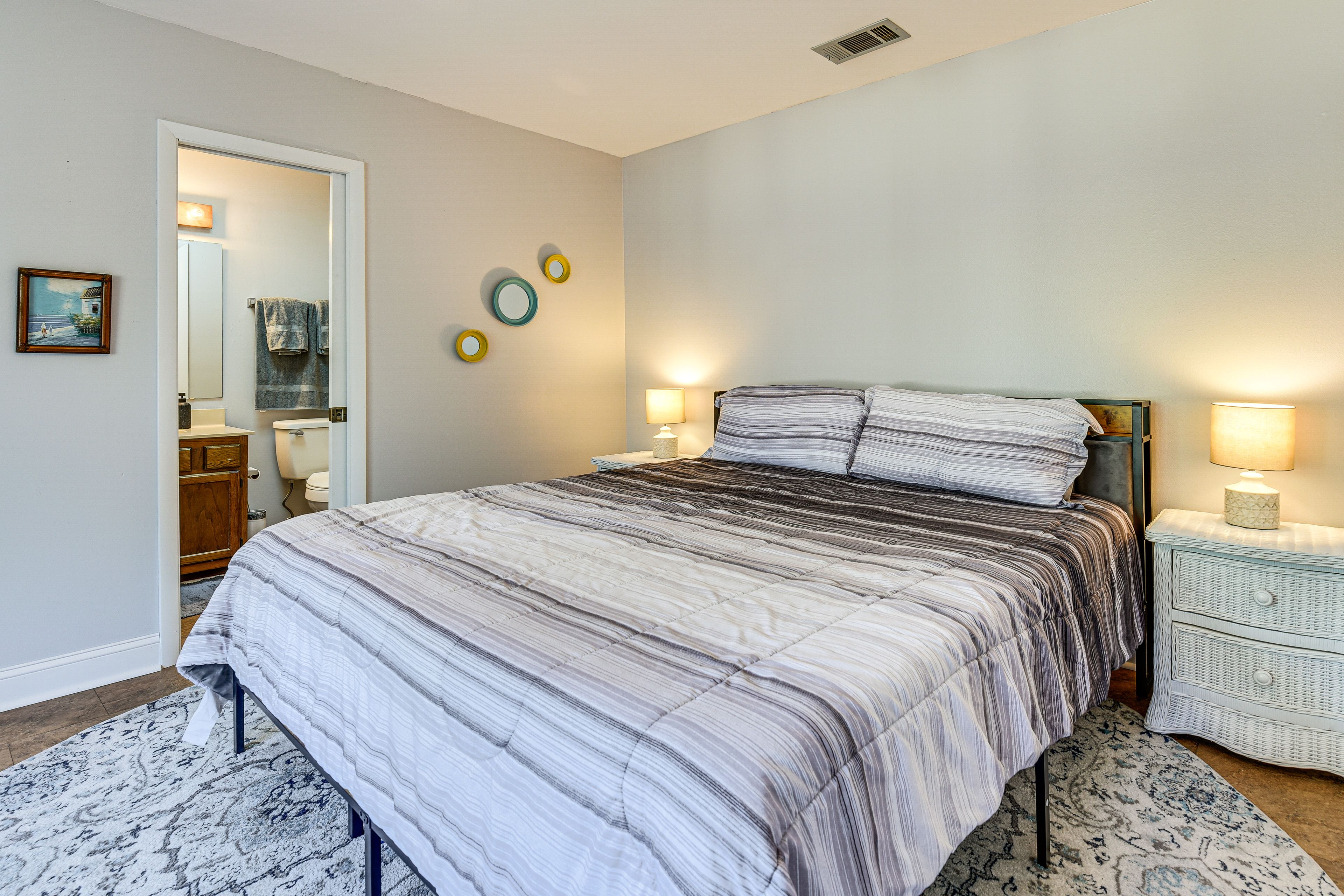 Bedroom 1 | King Bed