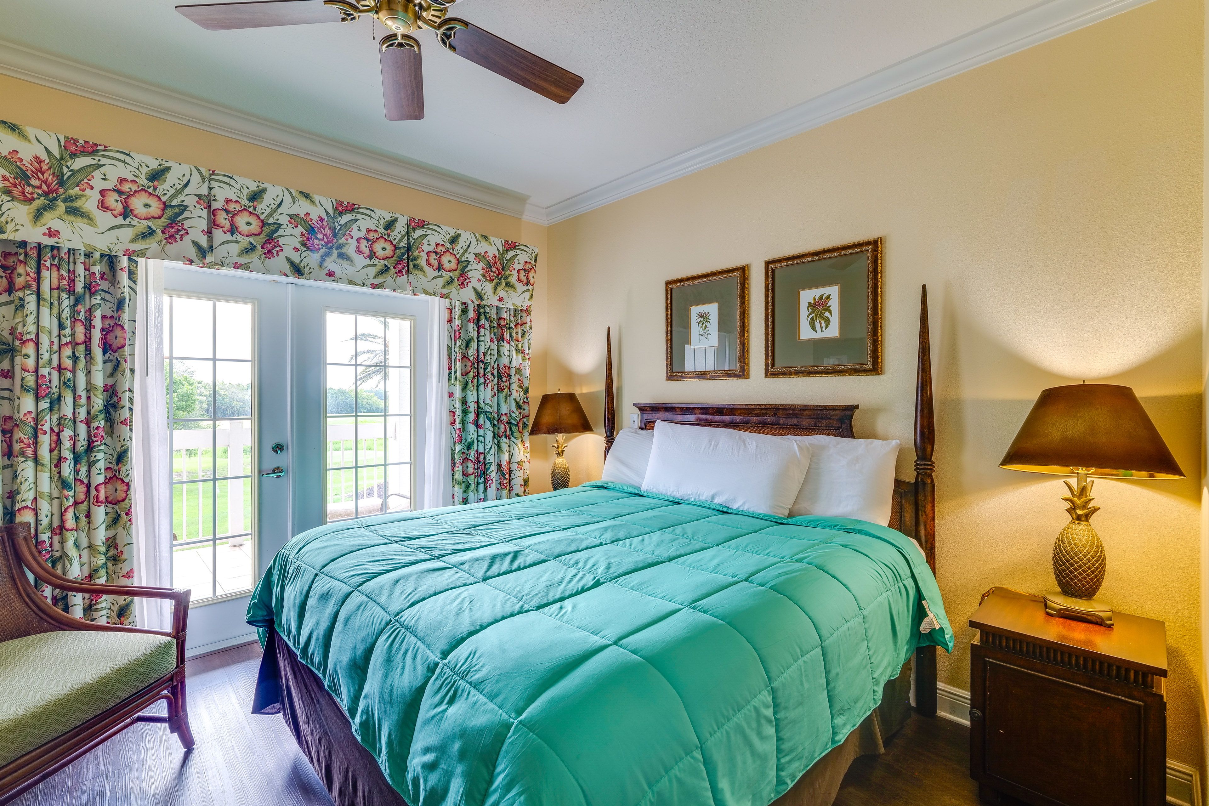 Bedroom 1 | King Bed