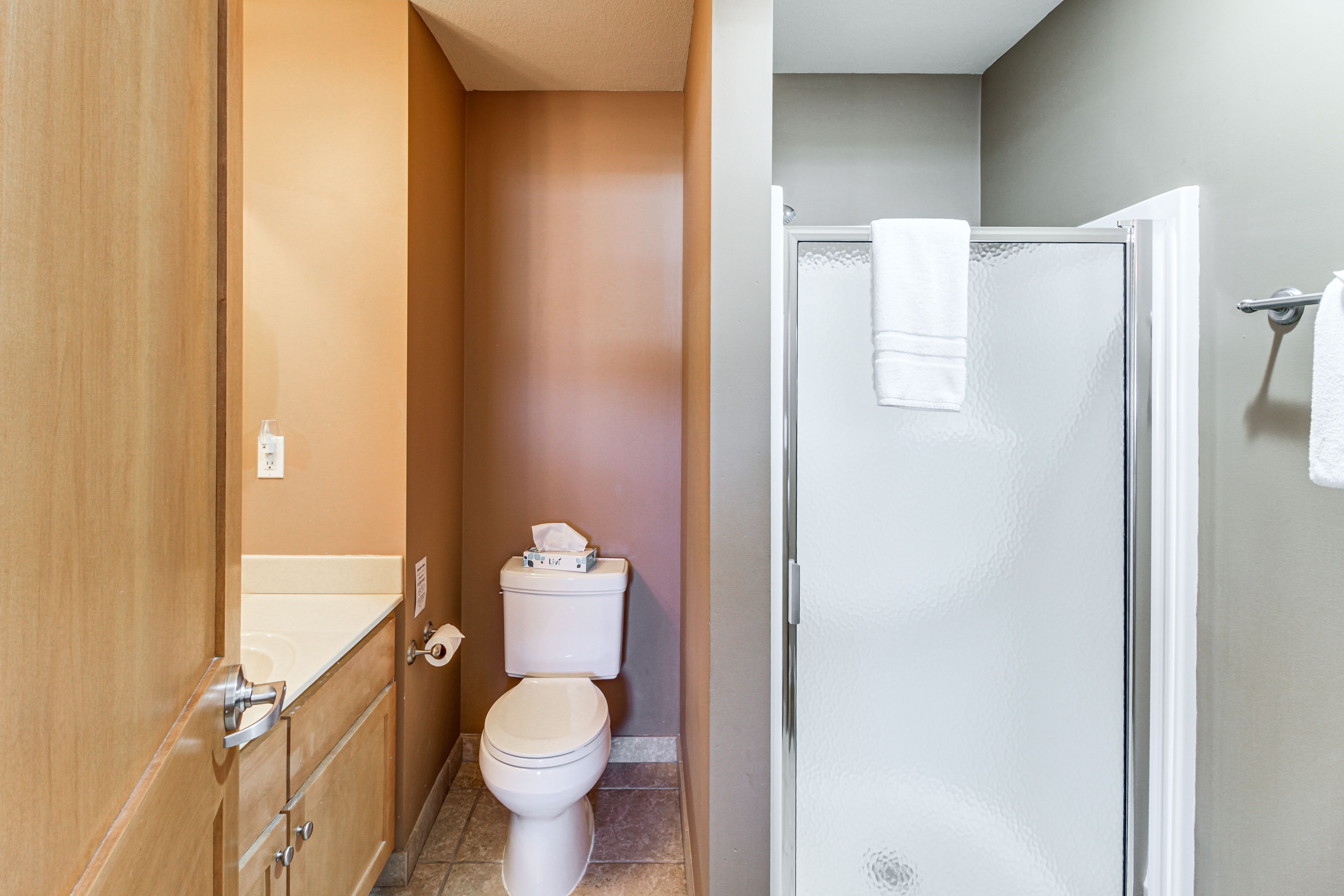 Full Bathroom | 2nd Floor
