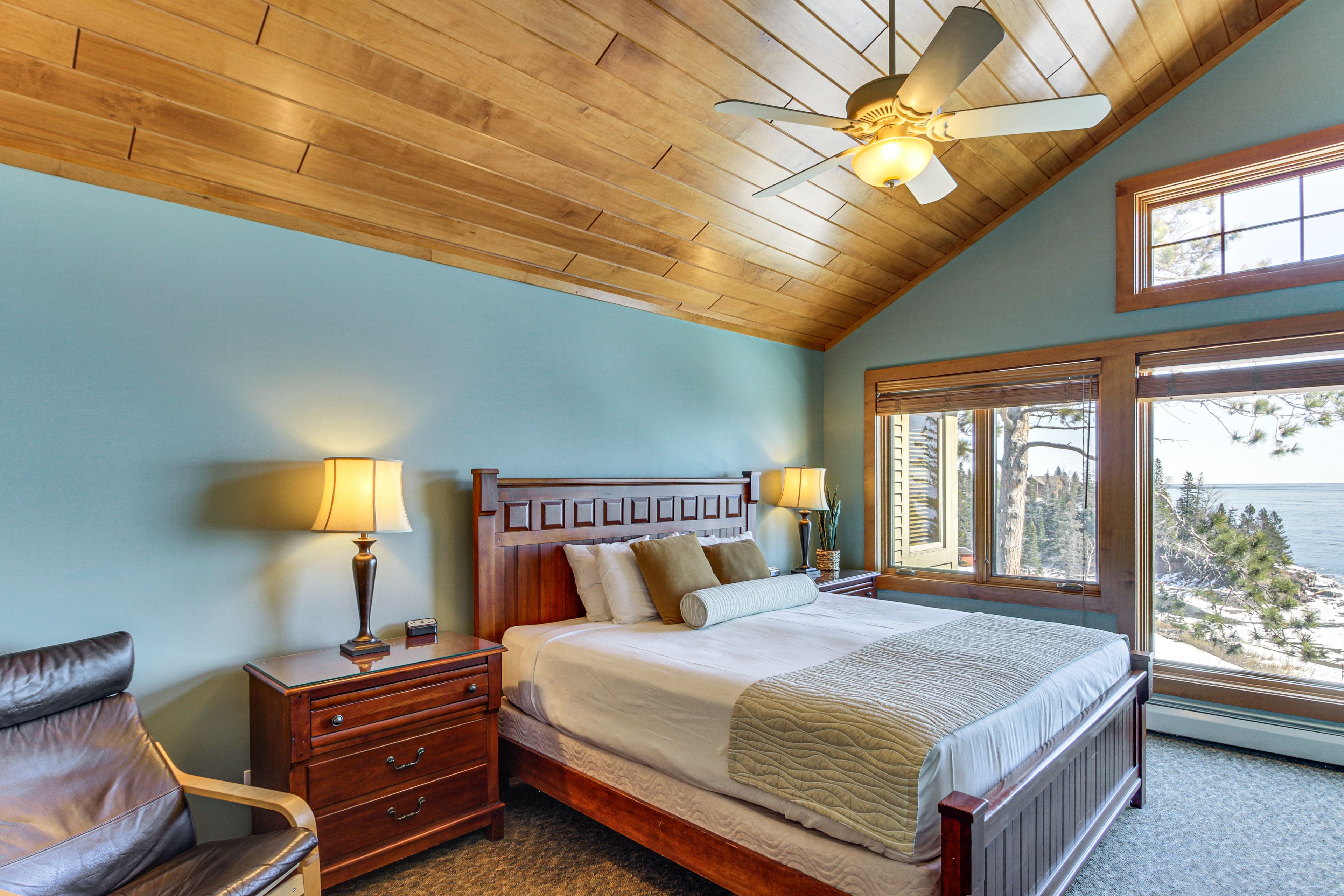 Bedroom 1 | King Bed | 2nd Floor