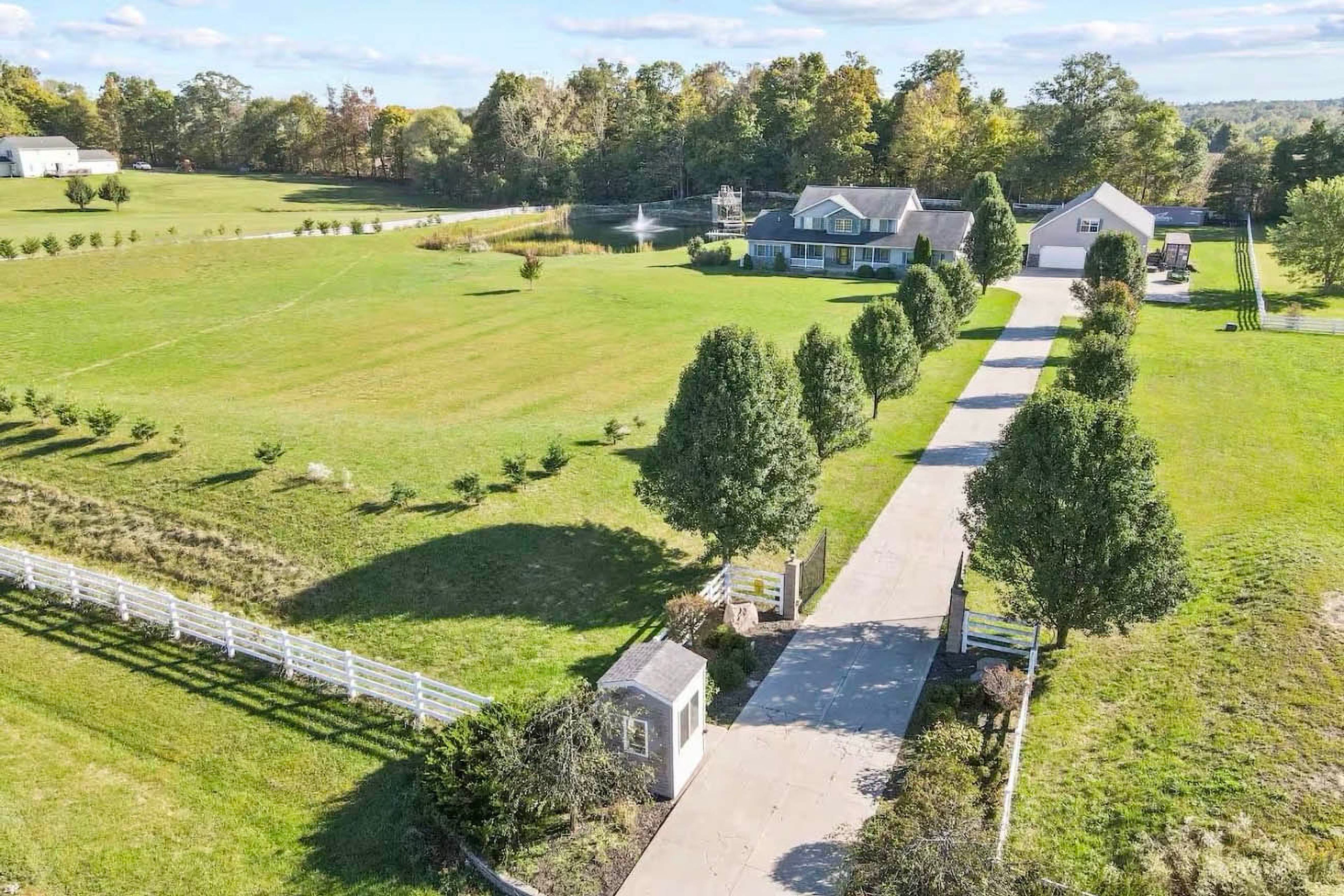 Thornville Vacation Rental | 5BR | 2.5BA | Steps Required | 4,900 Sq Ft